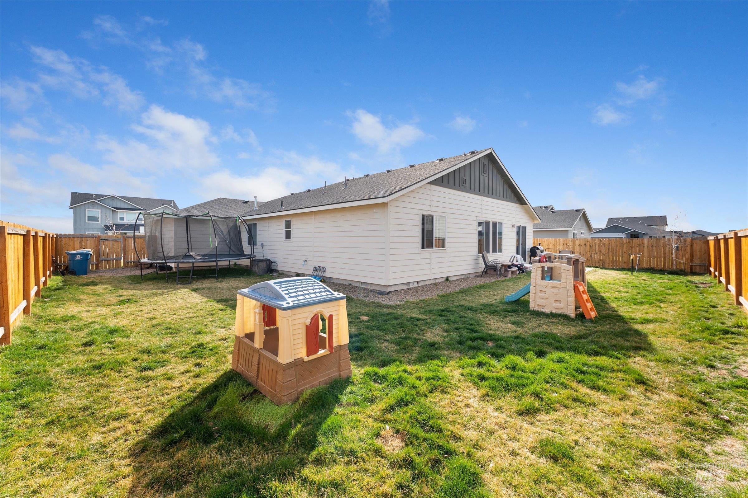 910 SW Miner St, Mountain Home, Idaho 83647, 3 Bedrooms, 2 Bathrooms, Residential For Sale, Price $387,000, 98978478