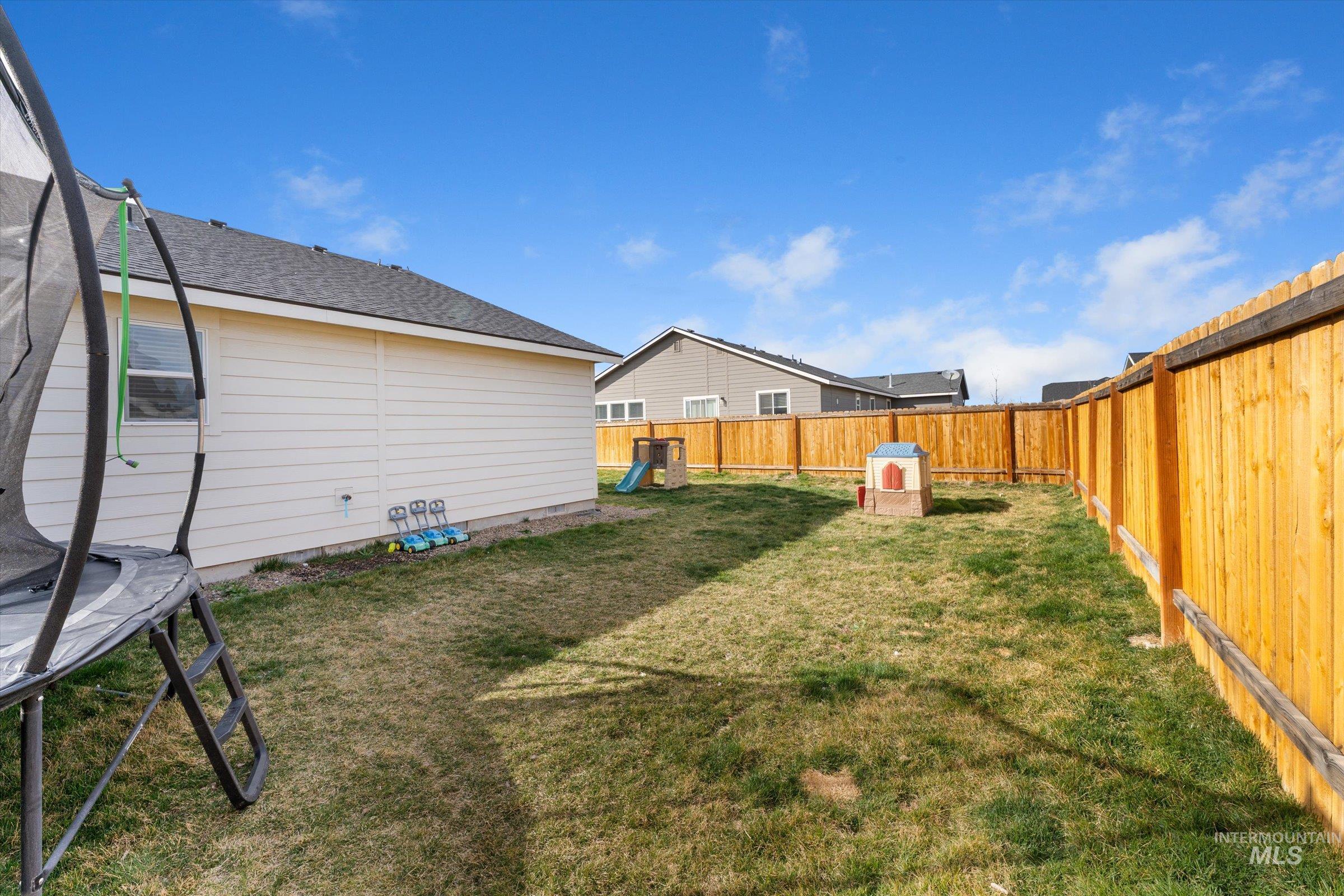 910 SW Miner St, Mountain Home, Idaho 83647, 3 Bedrooms, 2 Bathrooms, Residential For Sale, Price $387,000, 98978478