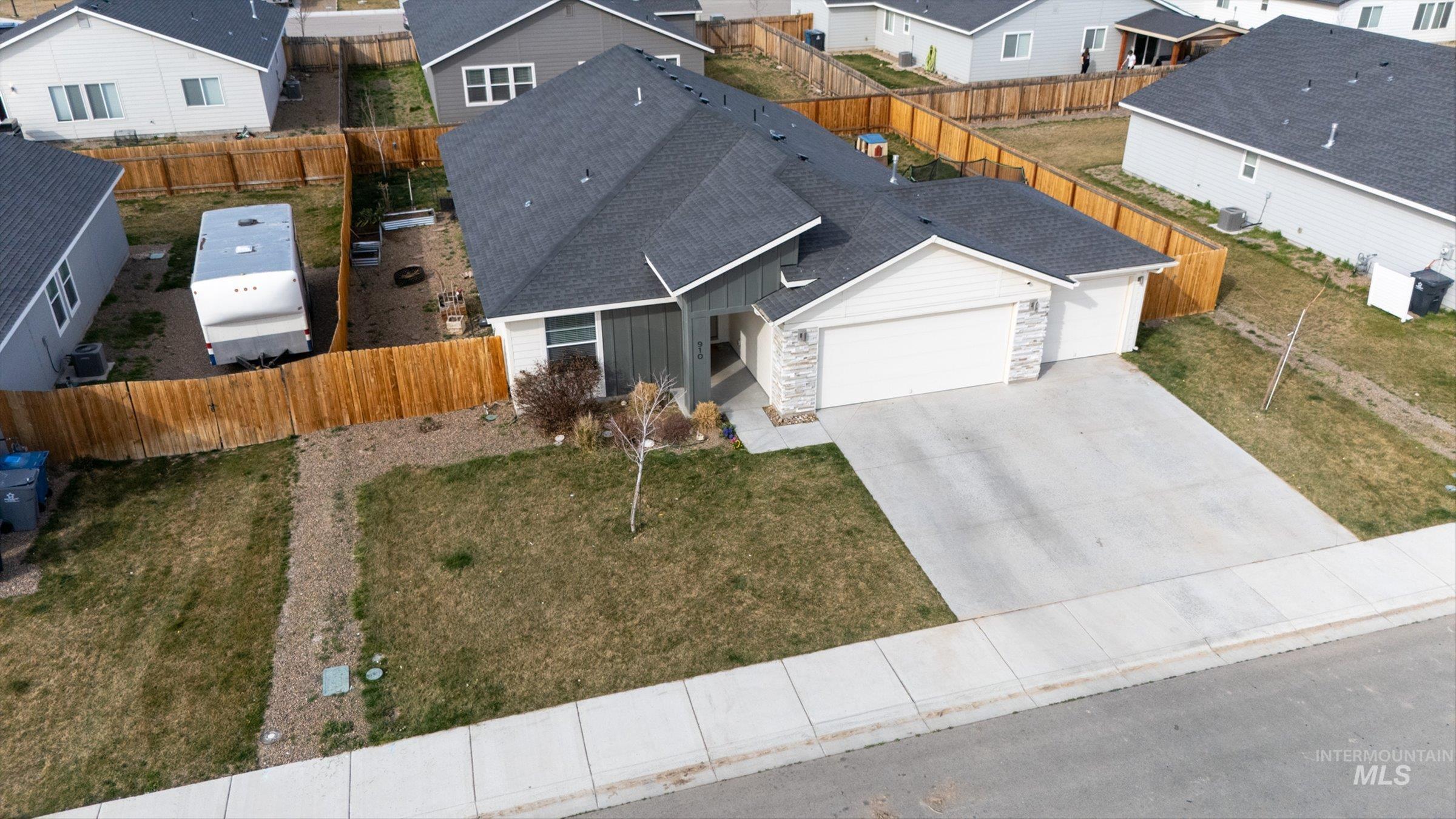 910 SW Miner St, Mountain Home, Idaho 83647, 3 Bedrooms, 2 Bathrooms, Residential For Sale, Price $387,000, 98978478