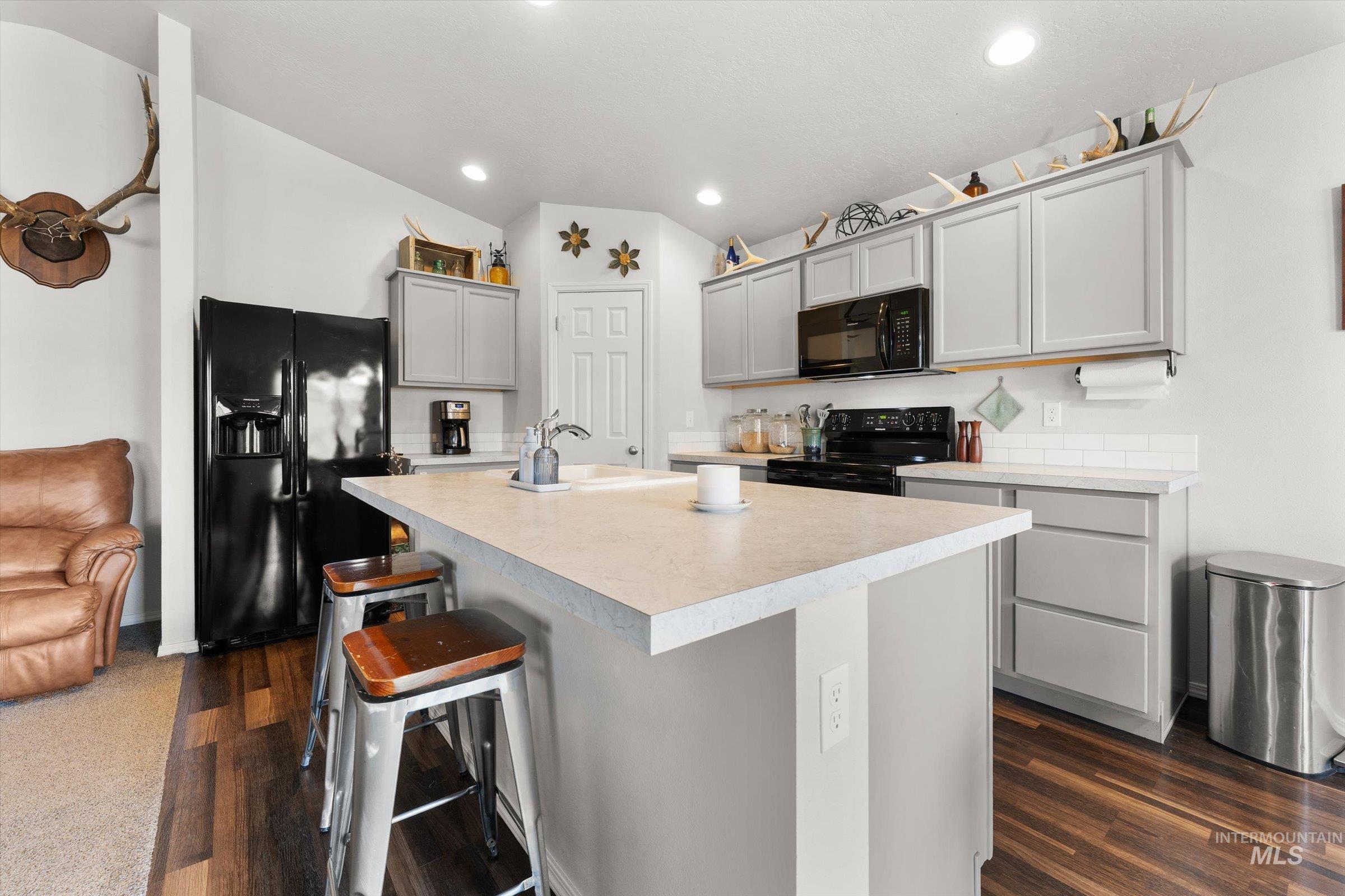 910 SW Miner St, Mountain Home, Idaho 83647, 3 Bedrooms, 2 Bathrooms, Residential For Sale, Price $387,000, 98978478