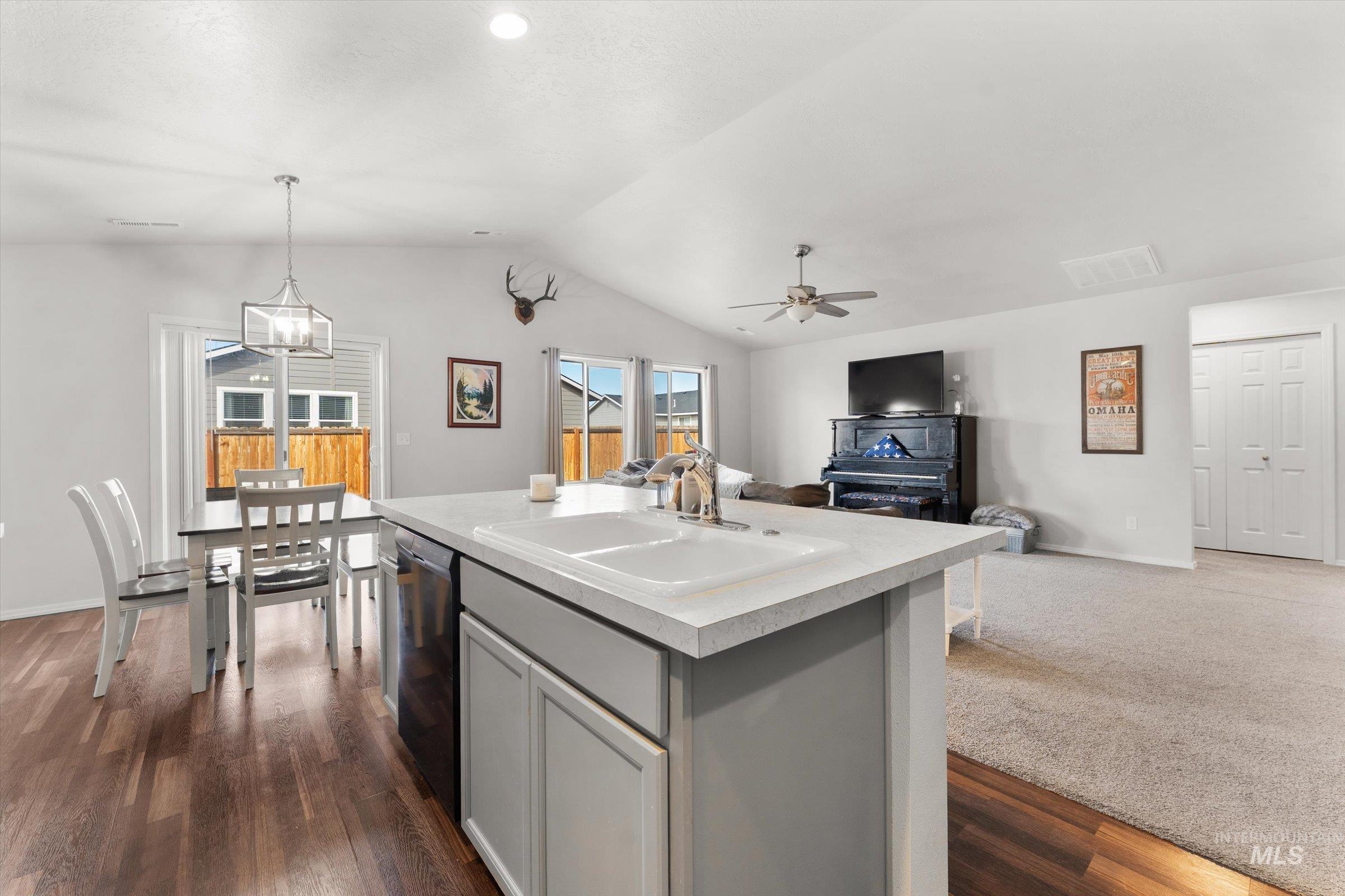 910 SW Miner St, Mountain Home, Idaho 83647, 3 Bedrooms, 2 Bathrooms, Residential For Sale, Price $387,000, 98978478