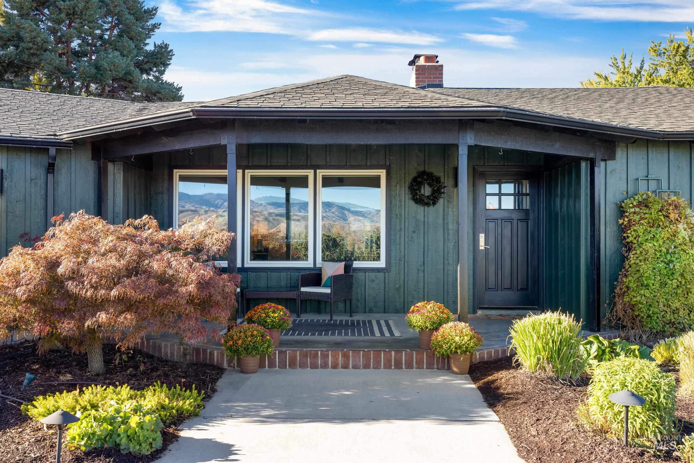 4747 N Mountain View Dr, Boise, Idaho 83704, 4 Bedrooms, 4 Bathrooms, Residential For Sale, Price $1,199,000,MLS 98978482