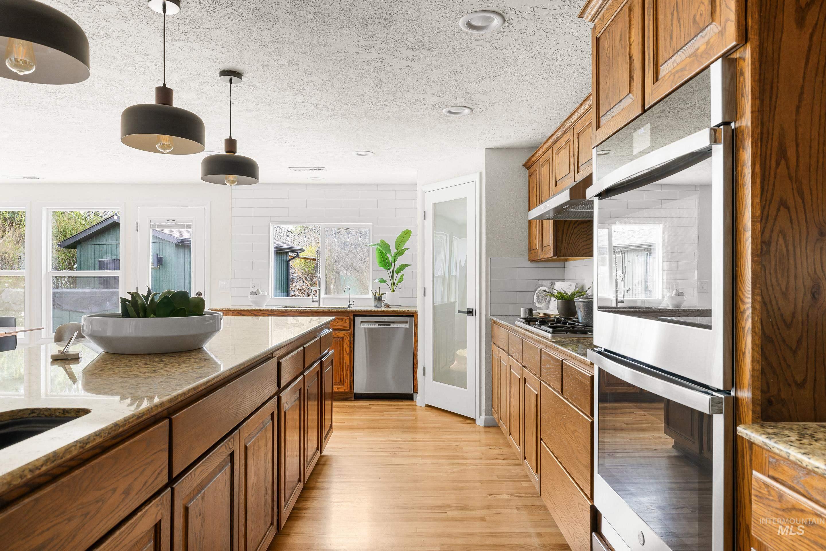 4747 N Mountain View Dr, Boise, Idaho 83704, 4 Bedrooms, 4 Bathrooms, Residential For Sale, Price $1,199,000,MLS 98978482