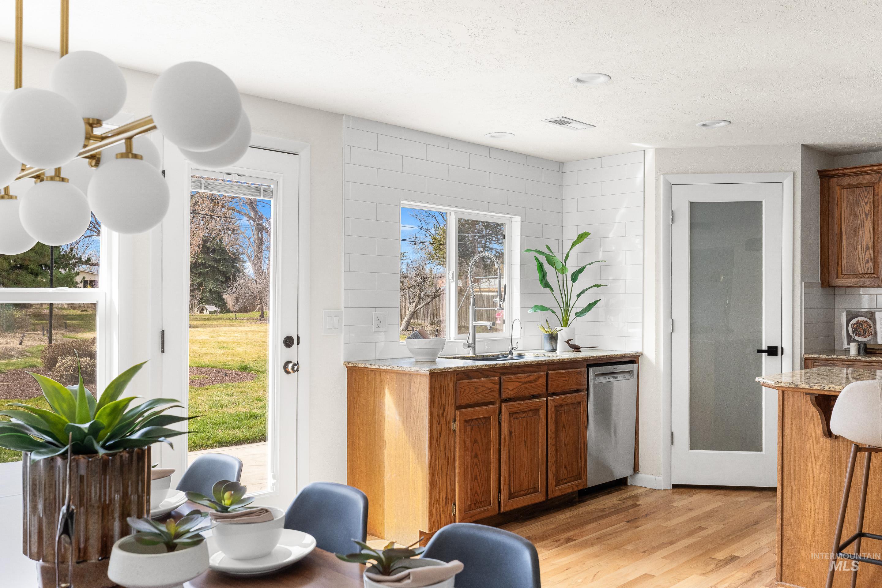 4747 N Mountain View Dr, Boise, Idaho 83704, 4 Bedrooms, 4 Bathrooms, Residential For Sale, Price $1,199,000,MLS 98978482