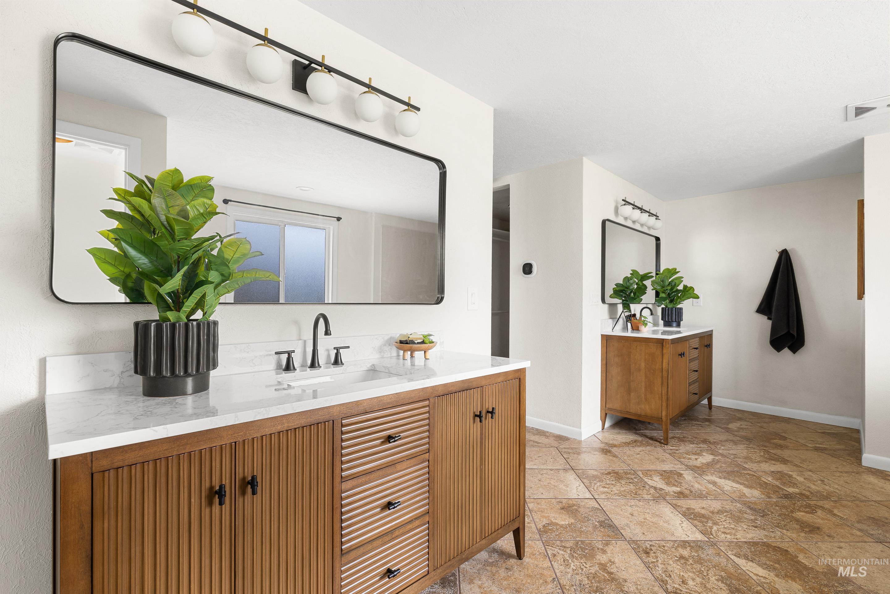 4747 N Mountain View Dr, Boise, Idaho 83704, 4 Bedrooms, 4 Bathrooms, Residential For Sale, Price $1,199,000,MLS 98978482