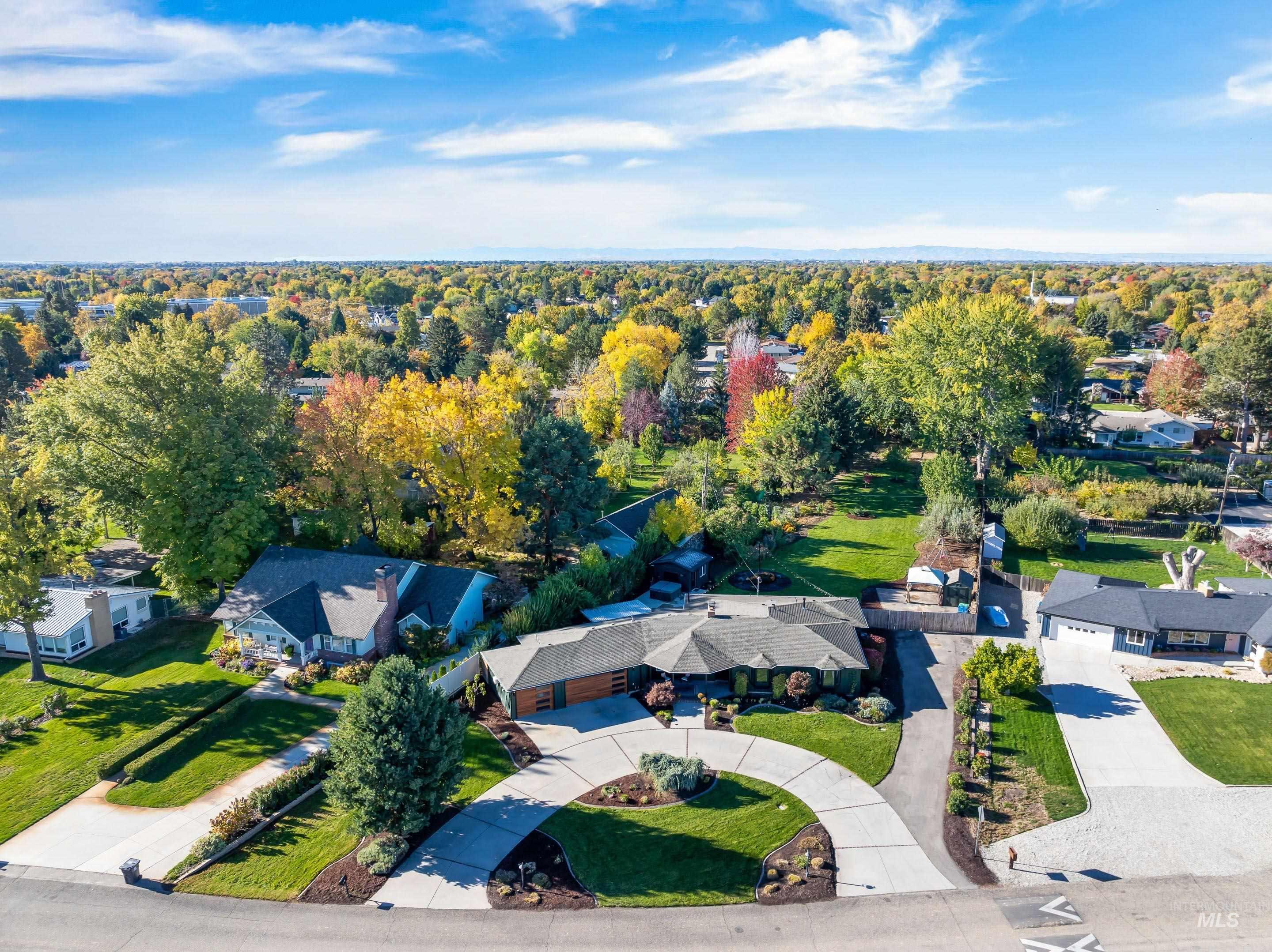 4747 N Mountain View Dr, Boise, Idaho 83704, 4 Bedrooms, 4 Bathrooms, Residential For Sale, Price $1,199,000,MLS 98978482