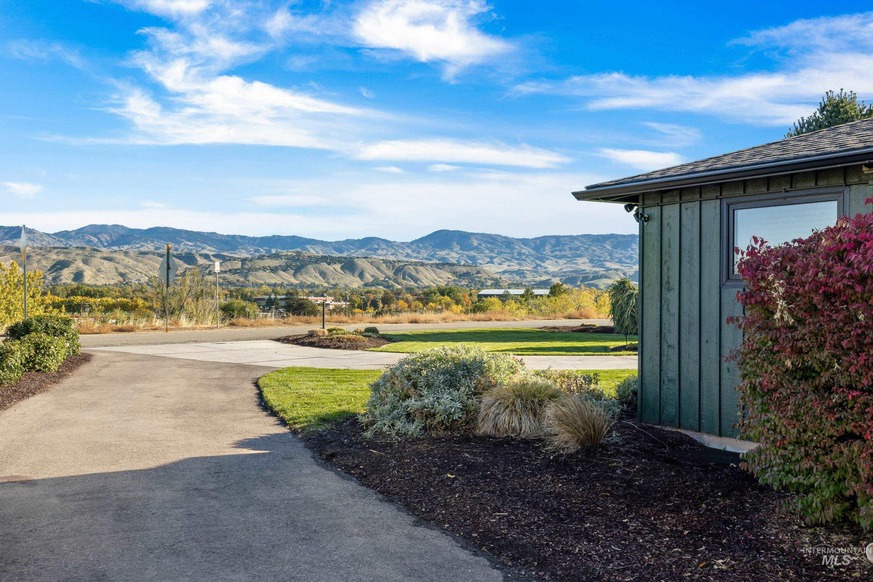 4747 N Mountain View Dr, Boise, Idaho 83704, 4 Bedrooms, 4 Bathrooms, Residential For Sale, Price $1,199,000,MLS 98978482