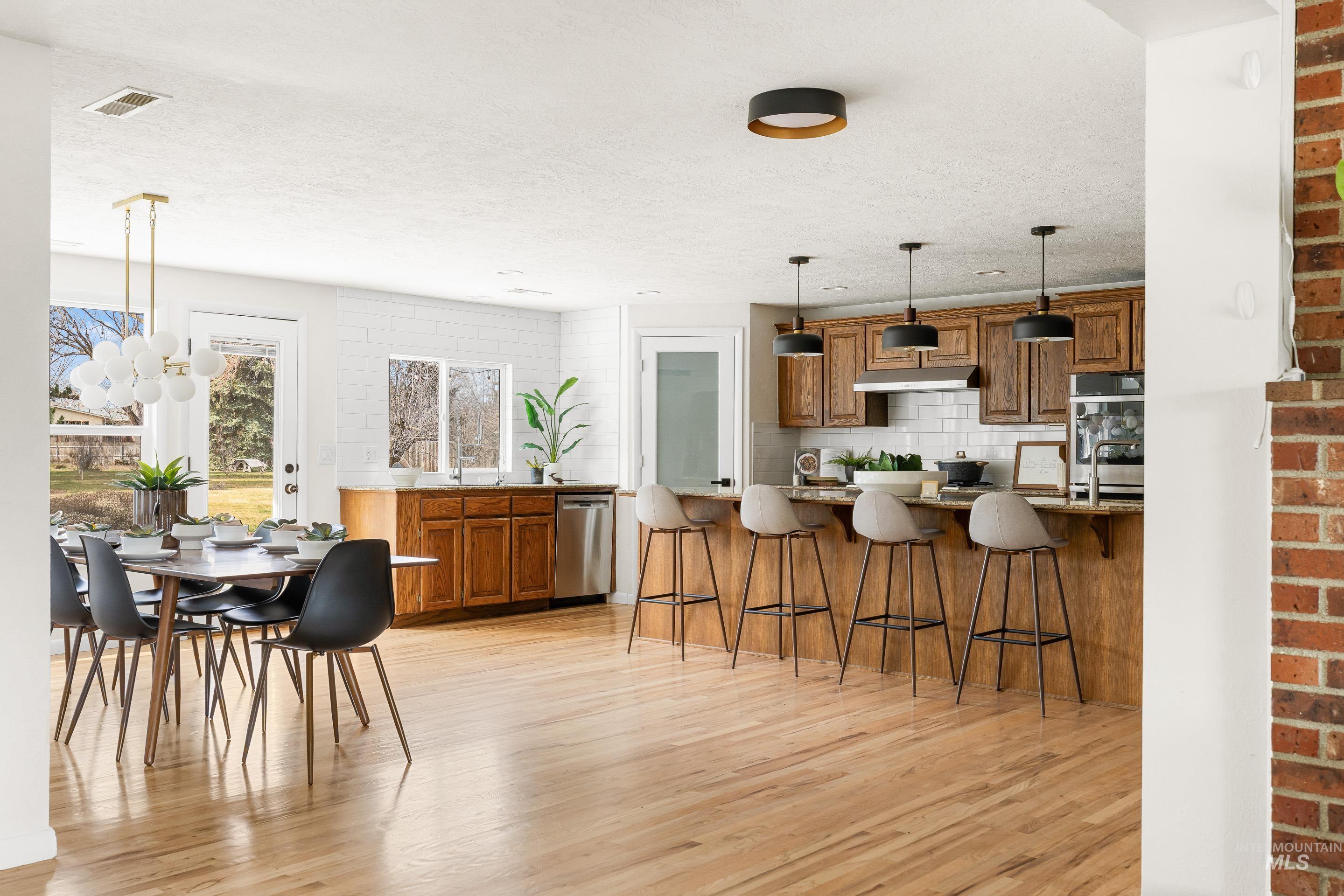 4747 N Mountain View Dr, Boise, Idaho 83704, 4 Bedrooms, 4 Bathrooms, Residential For Sale, Price $1,199,000,MLS 98978482