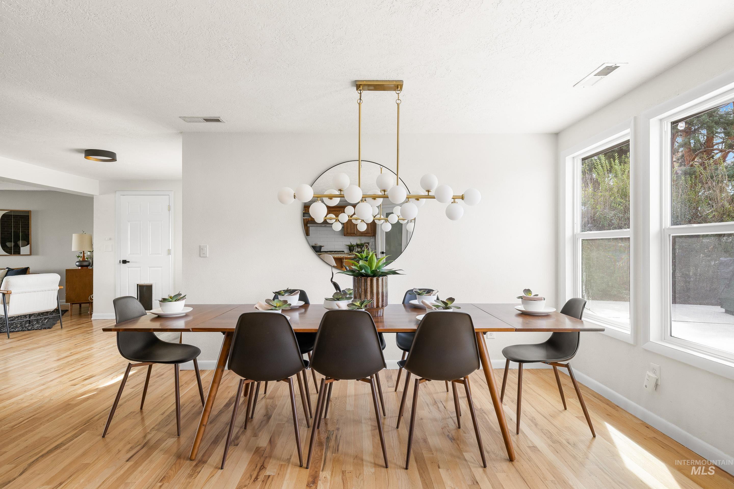 4747 N Mountain View Dr, Boise, Idaho 83704, 4 Bedrooms, 4 Bathrooms, Residential For Sale, Price $1,199,000,MLS 98978482