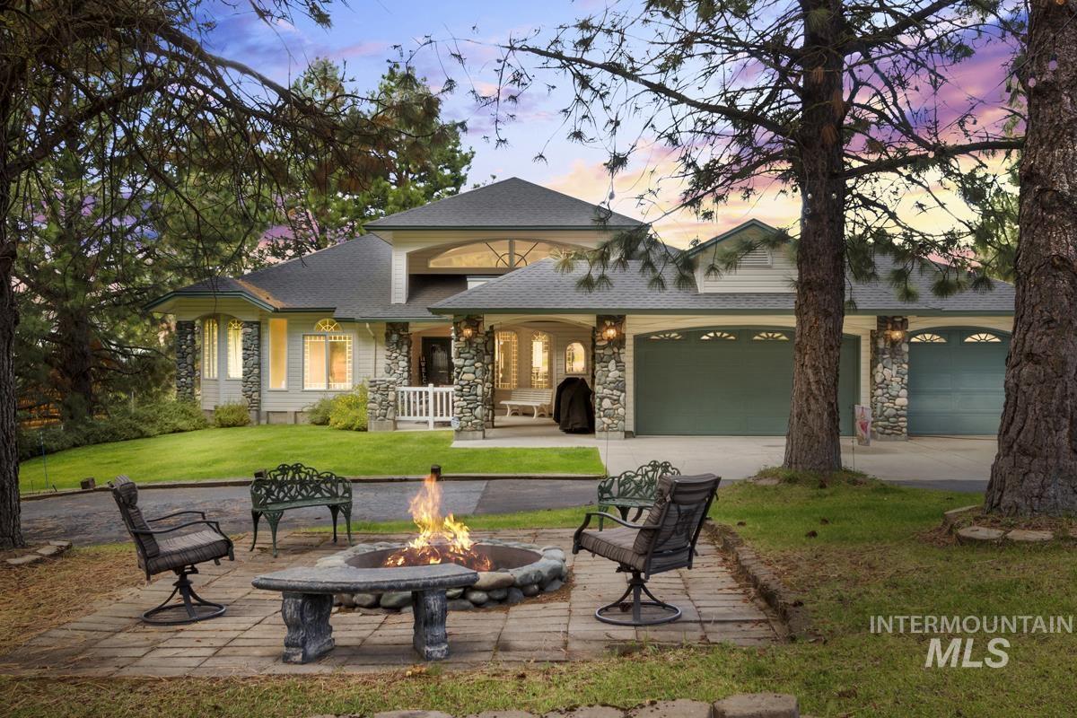 131 Par Drive, Cascade, Idaho 83611, 5 Bedrooms, 4 Bathrooms, Residential For Sale, Price $1,349,000,MLS 98978483
