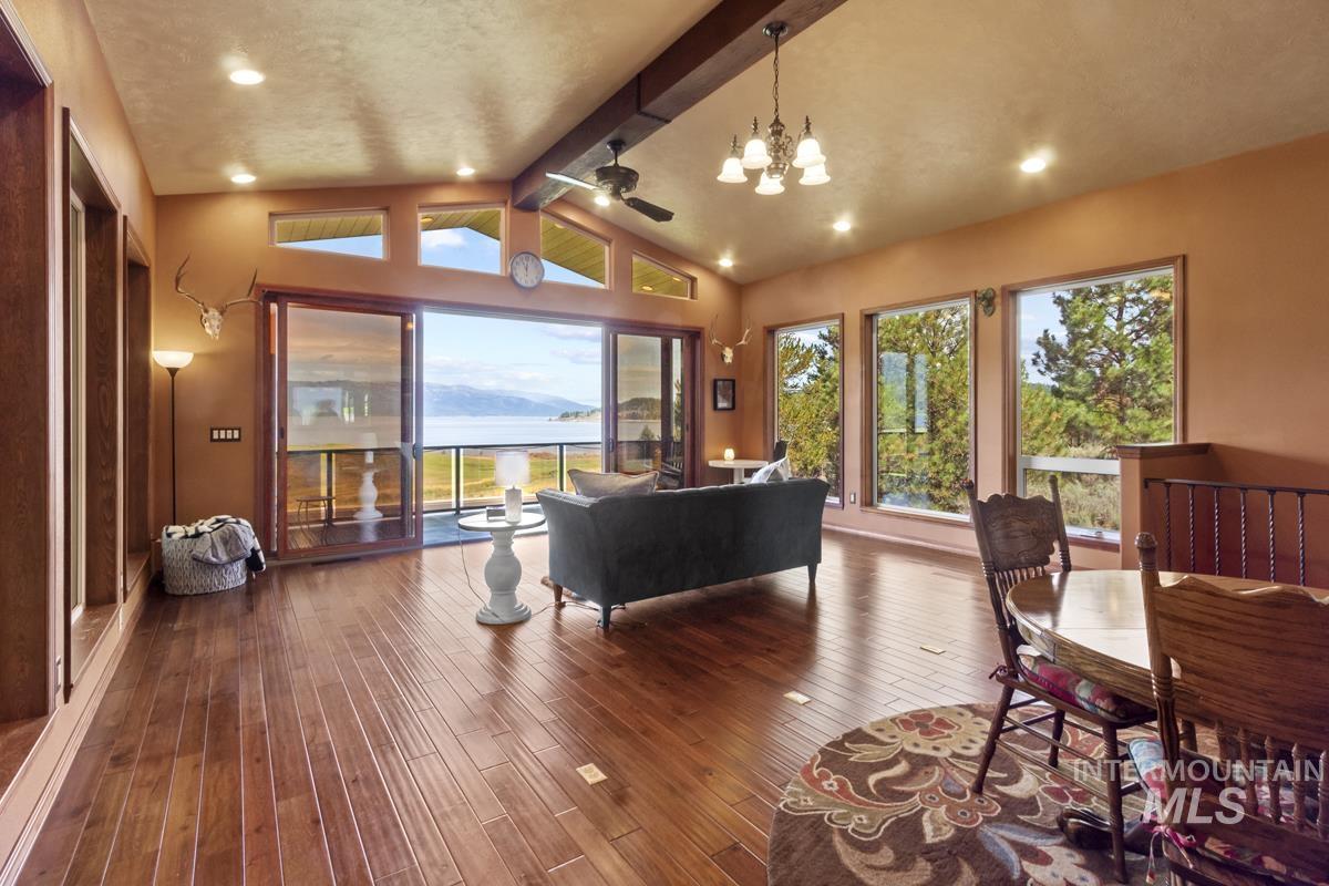 131 Par Drive, Cascade, Idaho 83611, 5 Bedrooms, 4 Bathrooms, Residential For Sale, Price $1,399,000,MLS 98978483