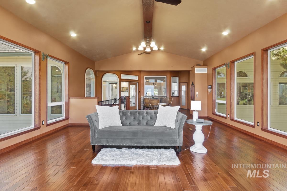 131 Par Drive, Cascade, Idaho 83611, 5 Bedrooms, 4 Bathrooms, Residential For Sale, Price $1,399,000,MLS 98978483