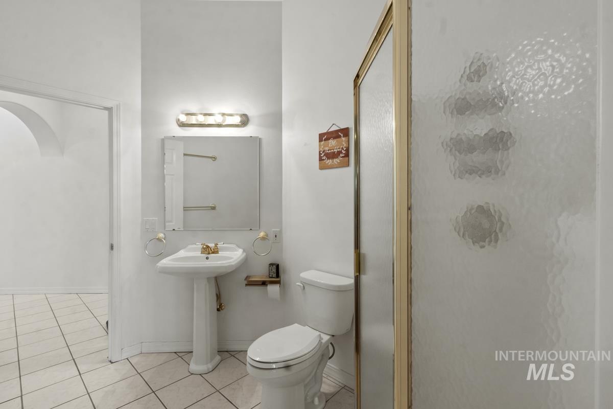 131 Par Drive, Cascade, Idaho 83611, 5 Bedrooms, 4 Bathrooms, Residential For Sale, Price $1,399,000,MLS 98978483