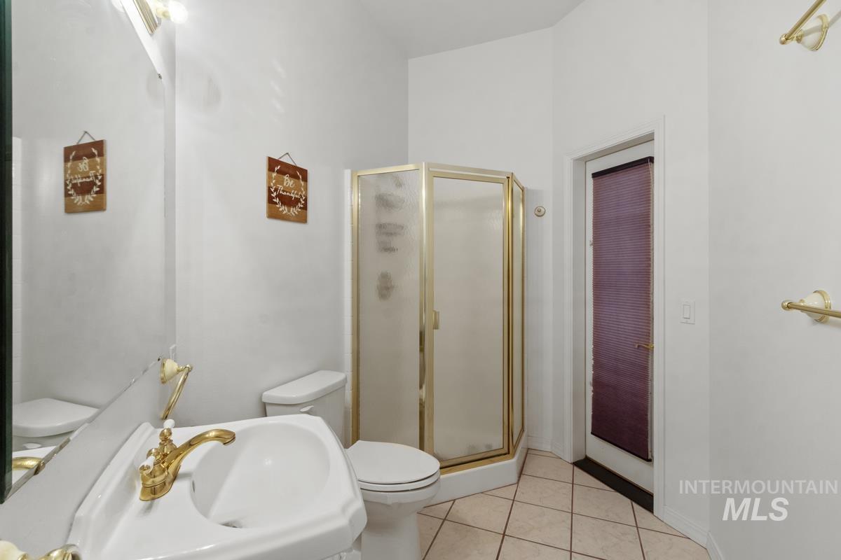 131 Par Drive, Cascade, Idaho 83611, 5 Bedrooms, 4 Bathrooms, Residential For Sale, Price $1,399,000,MLS 98978483