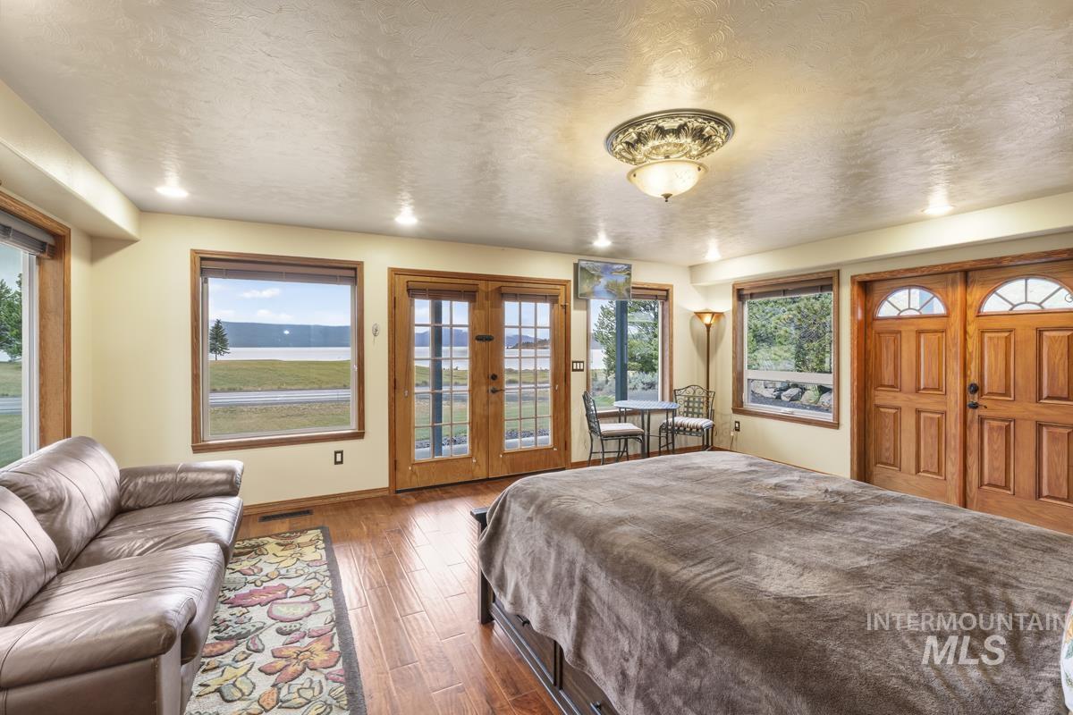 131 Par Drive, Cascade, Idaho 83611, 5 Bedrooms, 4 Bathrooms, Residential For Sale, Price $1,349,000,MLS 98978483