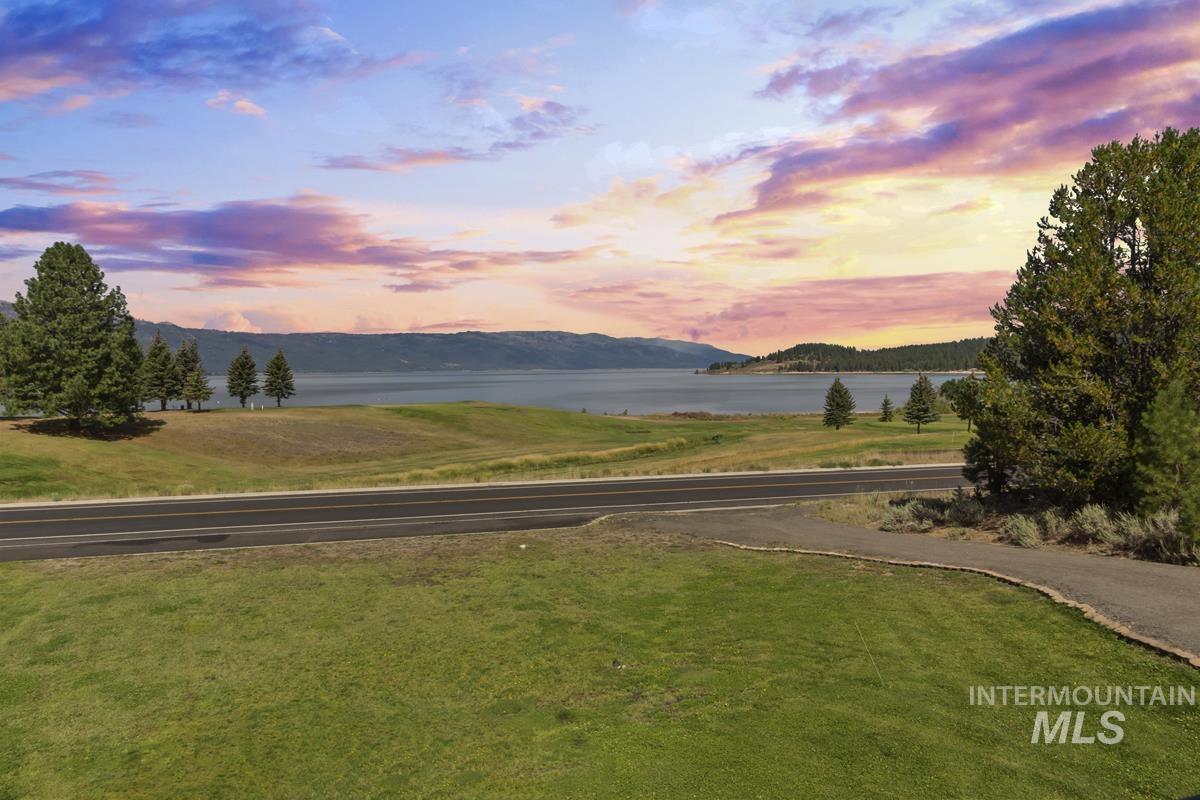 131 Par Drive, Cascade, Idaho 83611, 5 Bedrooms, 4 Bathrooms, Residential For Sale, Price $1,349,000,MLS 98978483