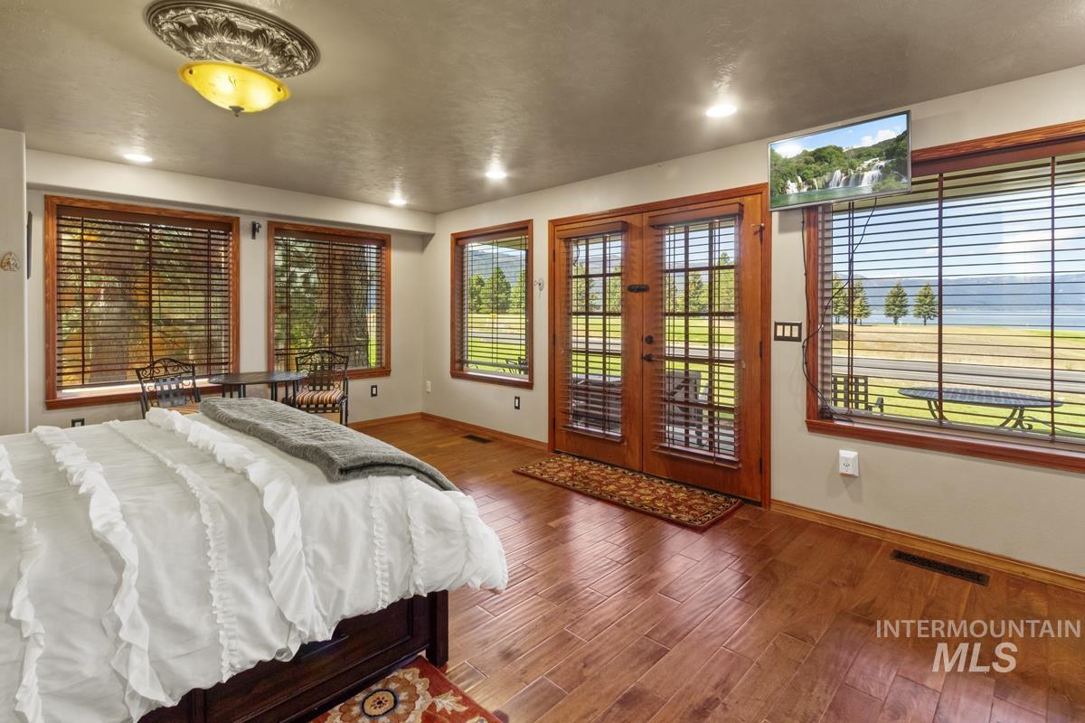 131 Par Drive, Cascade, Idaho 83611, 5 Bedrooms, 4 Bathrooms, Residential For Sale, Price $1,399,000,MLS 98978483