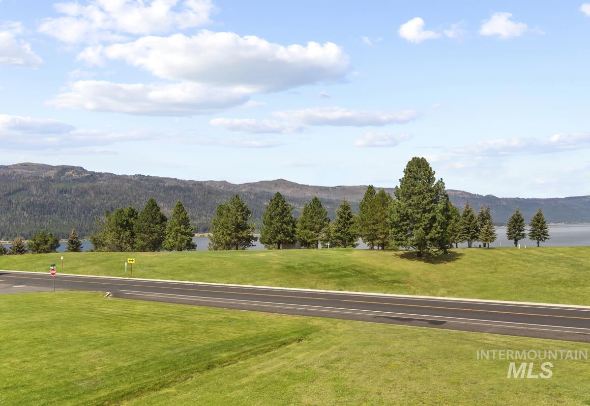 131 Par Drive, Cascade, Idaho 83611, 5 Bedrooms, 4 Bathrooms, Residential For Sale, Price $1,349,000,MLS 98978483