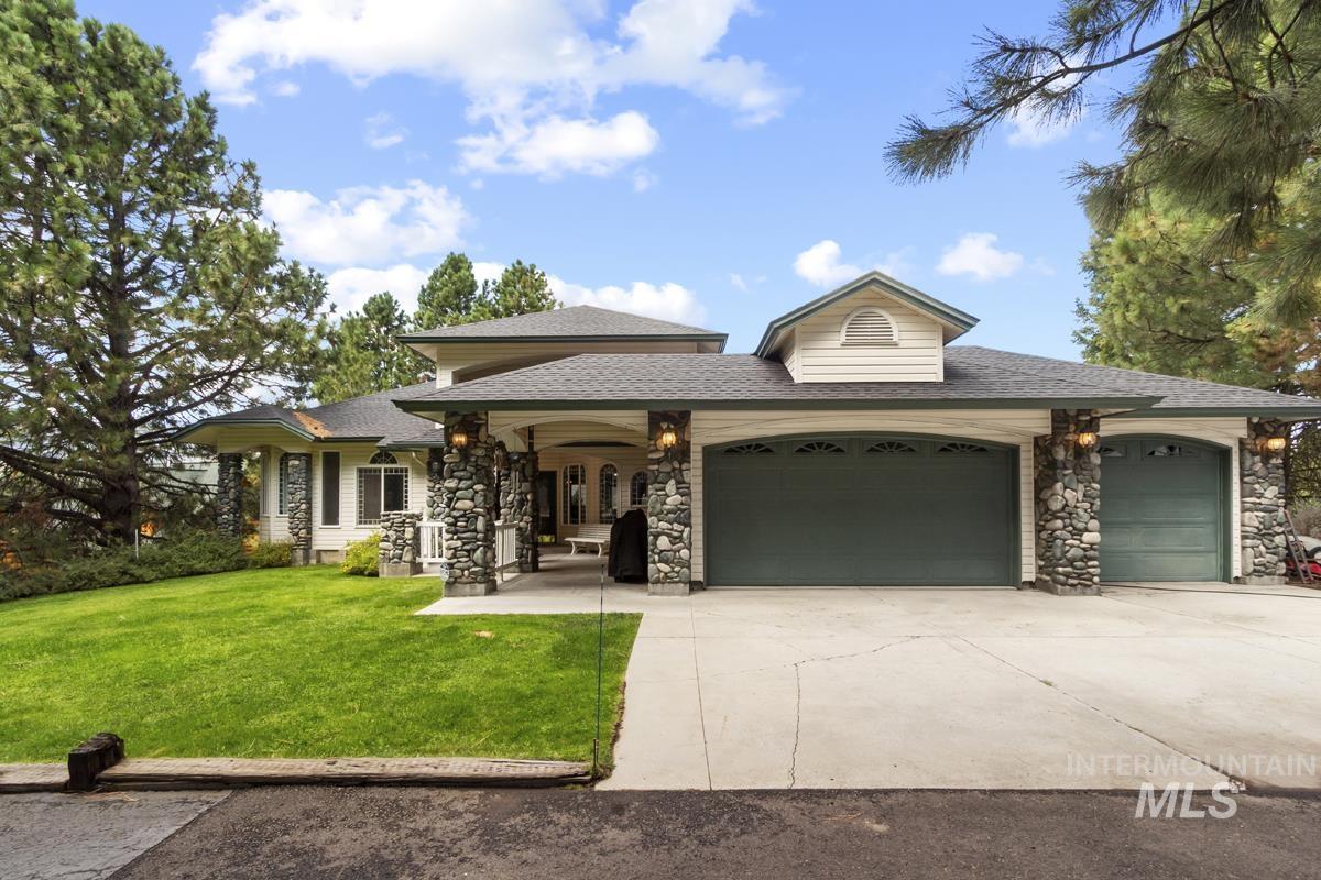 131 Par Drive, Cascade, Idaho 83611, 5 Bedrooms, 4 Bathrooms, Residential For Sale, Price $1,349,000,MLS 98978483