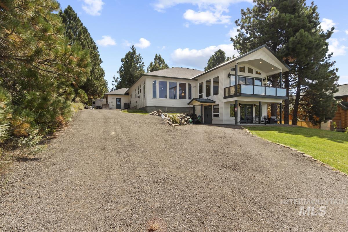 131 Par Drive, Cascade, Idaho 83611, 5 Bedrooms, 4 Bathrooms, Residential For Sale, Price $1,399,000,MLS 98978483