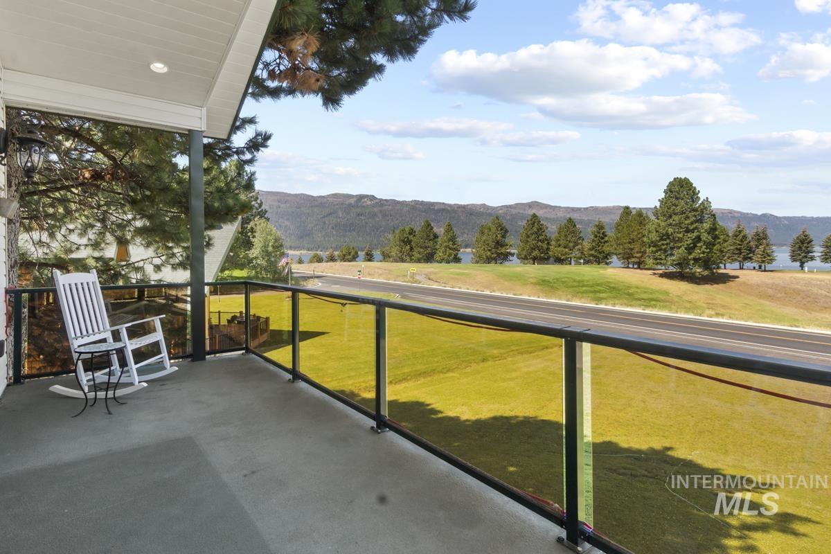 131 Par Drive, Cascade, Idaho 83611, 5 Bedrooms, 4 Bathrooms, Residential For Sale, Price $1,399,000,MLS 98978483