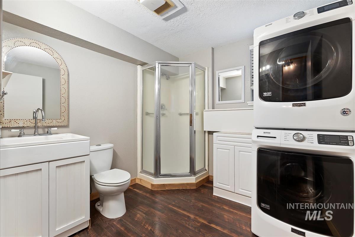 10 Crick Road, Garden Valley, Idaho 83622, 3 Bedrooms, 2 Bathrooms, Residential For Sale, Price $580,000,MLS 98978490