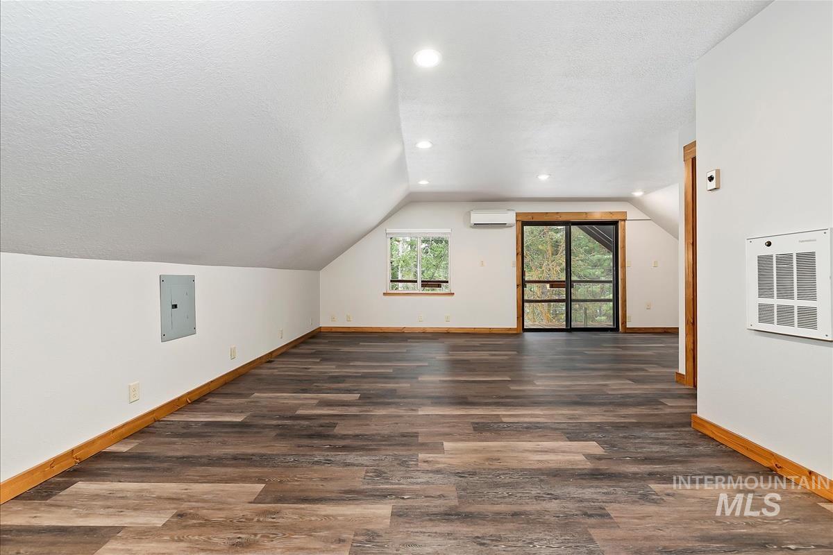 10 Crick Road, Garden Valley, Idaho 83622, 3 Bedrooms, 2 Bathrooms, Residential For Sale, Price $580,000,MLS 98978490