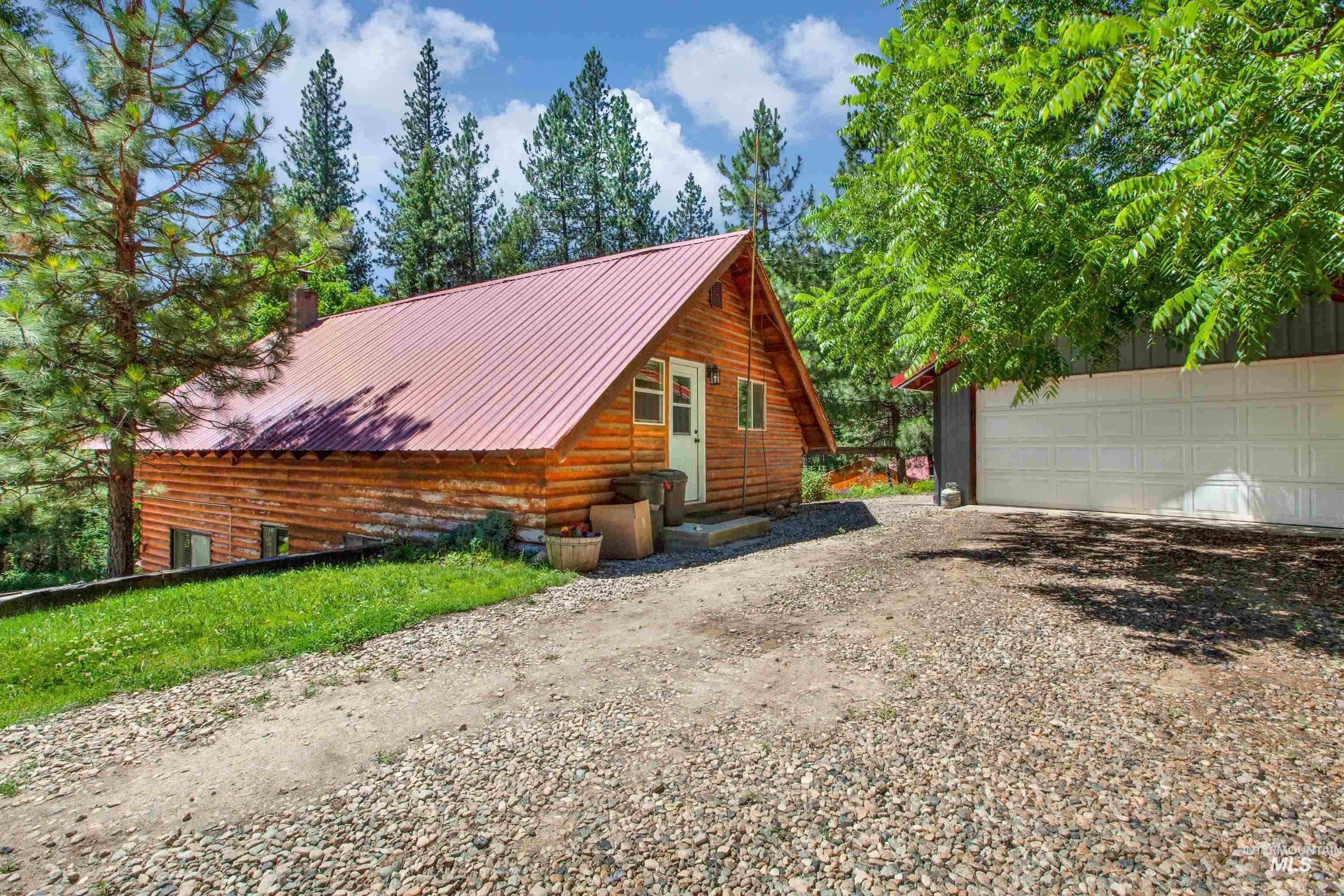 10 Crick Road, Garden Valley, Idaho 83622, 3 Bedrooms, 2 Bathrooms, Residential For Sale, Price $547,900, 98978490