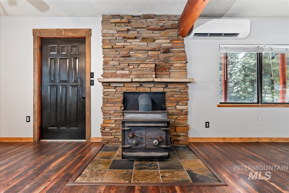 10 Crick Road, Garden Valley, Idaho 83622, 3 Bedrooms, 2 Bathrooms, Residential For Sale, Price $547,900, 98978490