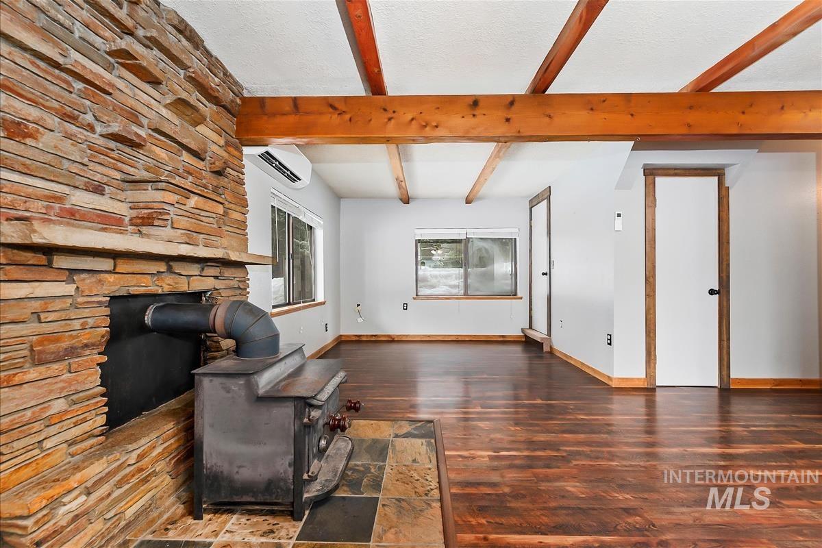 10 Crick Road, Garden Valley, Idaho 83622, 3 Bedrooms, 2 Bathrooms, Residential For Sale, Price $547,900, 98978490