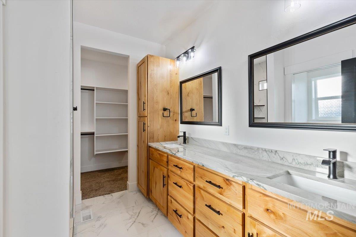 2596 E Jonagold Ct, Emmett, Idaho 83617, 4 Bedrooms, 3 Bathrooms, Residential For Sale, Price $599,999,MLS 98978491