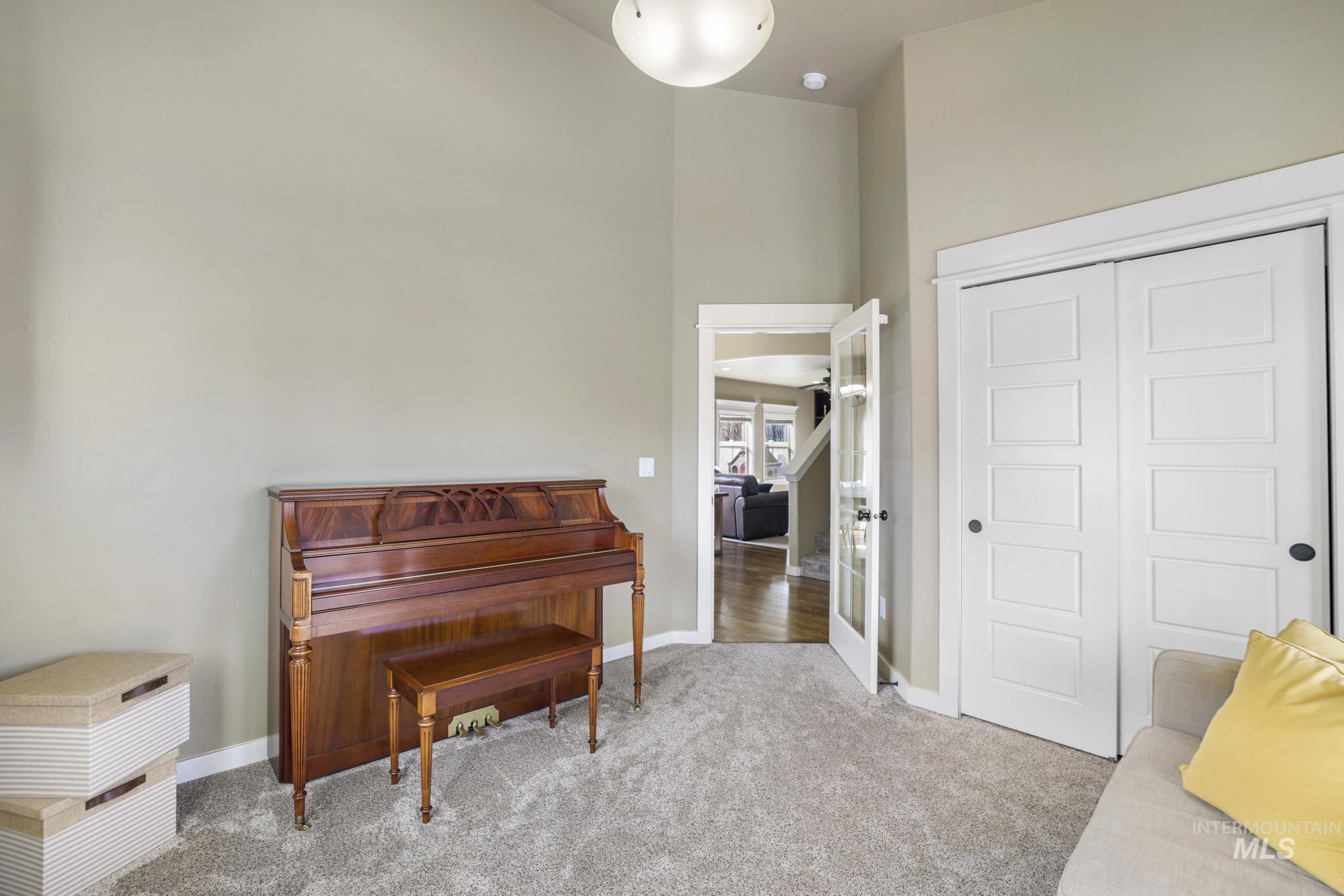 2742 Carriage Way, Twin Falls, Idaho 83301-5257, 4 Bedrooms, 2.5 Bathrooms, Residential For Sale, Price $469,000,MLS 98978493