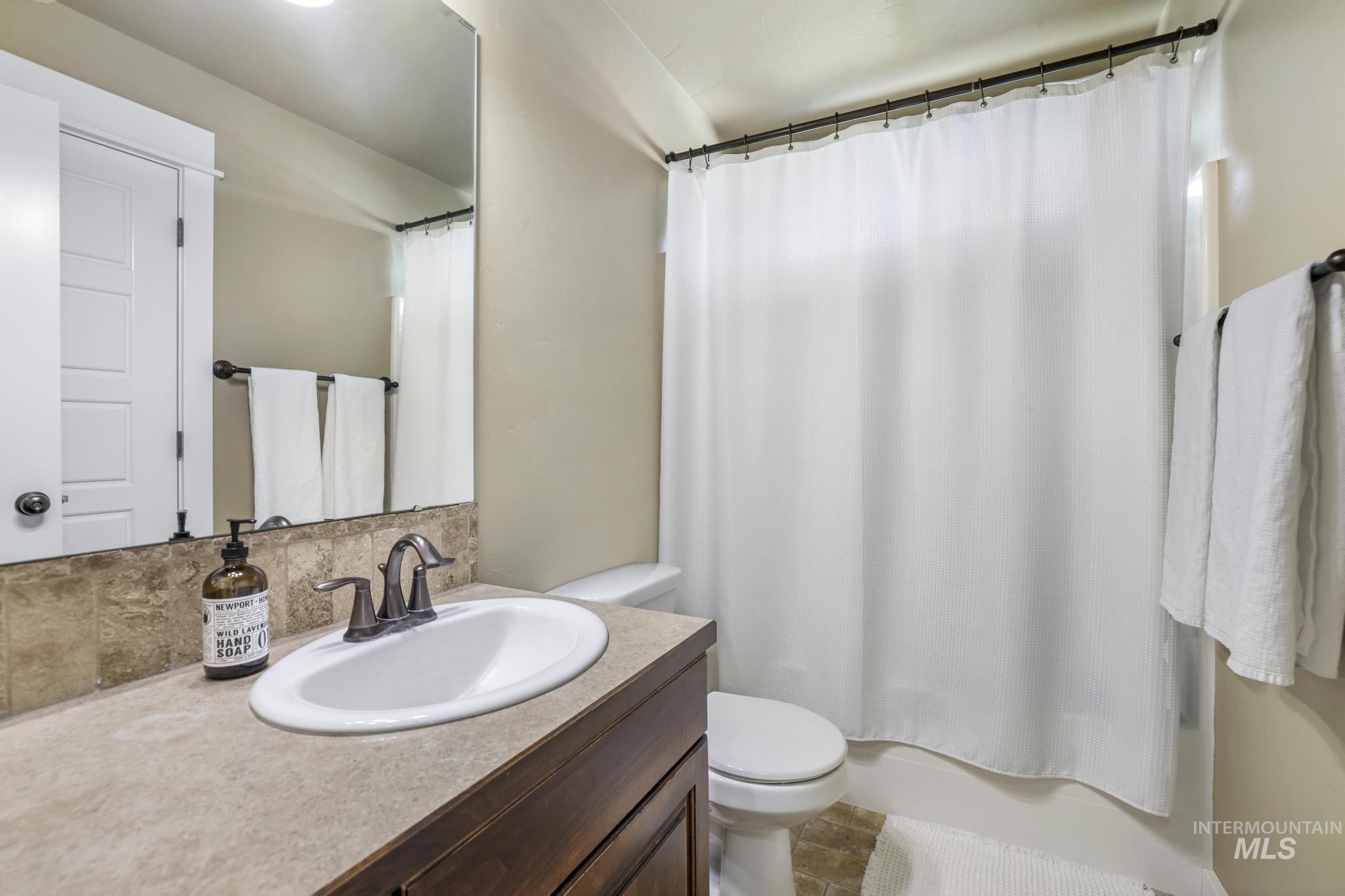 2742 Carriage Way, Twin Falls, Idaho 83301-5257, 4 Bedrooms, 2.5 Bathrooms, Residential For Sale, Price $469,000,MLS 98978493