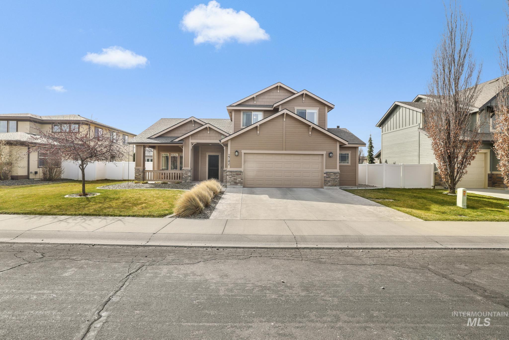 2742 Carriage Way, Twin Falls, Idaho 83301-5257, 4 Bedrooms, 2.5 Bathrooms, Residential For Sale, Price $469,000,MLS 98978493