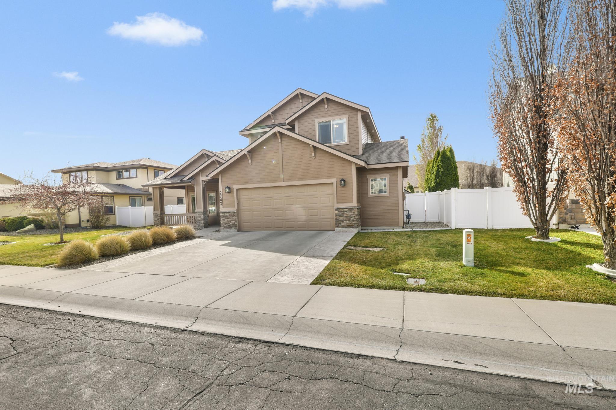 2742 Carriage Way, Twin Falls, Idaho 83301-5257, 4 Bedrooms, 2.5 Bathrooms, Residential For Sale, Price $469,000,MLS 98978493