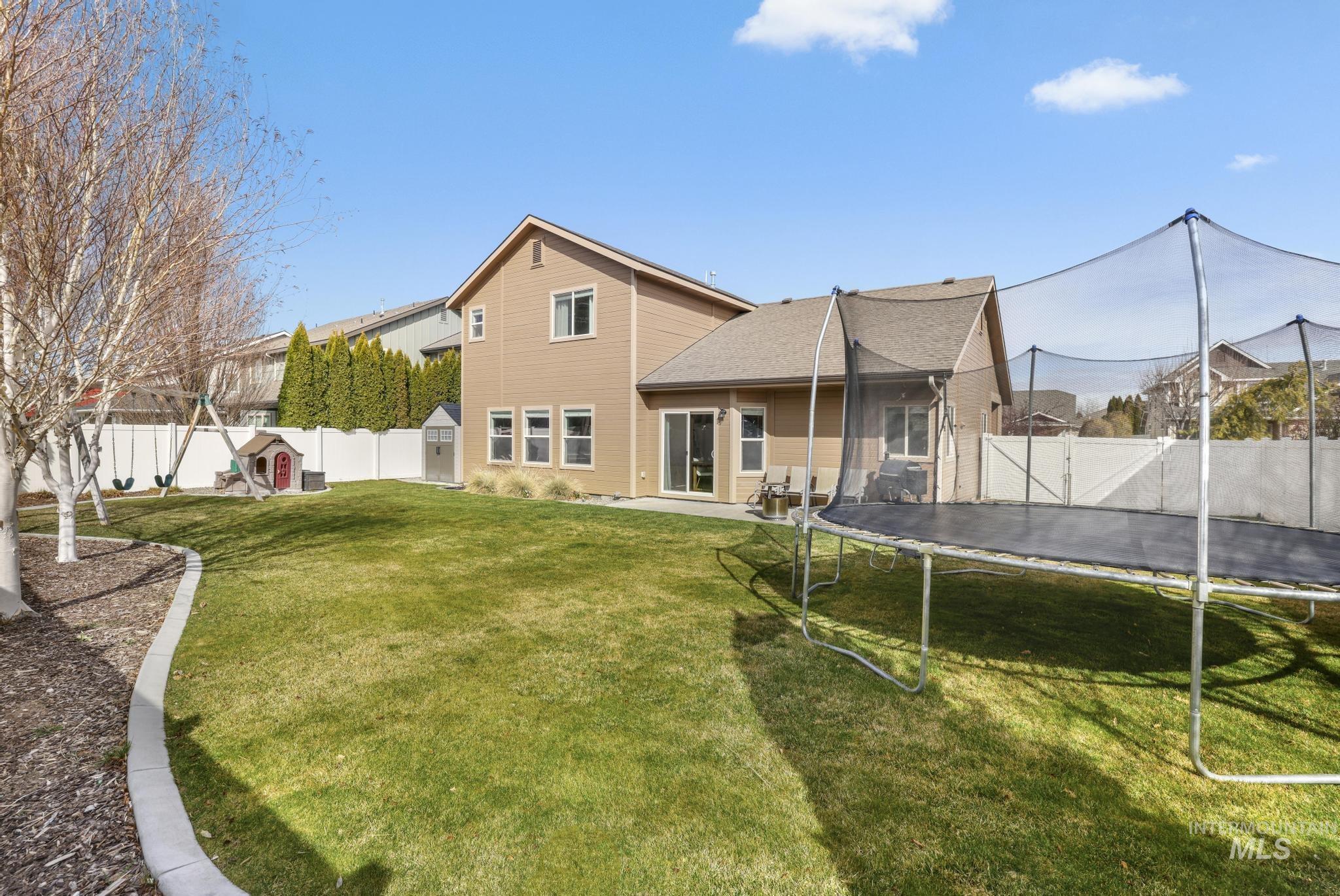 2742 Carriage Way, Twin Falls, Idaho 83301-5257, 4 Bedrooms, 2.5 Bathrooms, Residential For Sale, Price $469,000,MLS 98978493