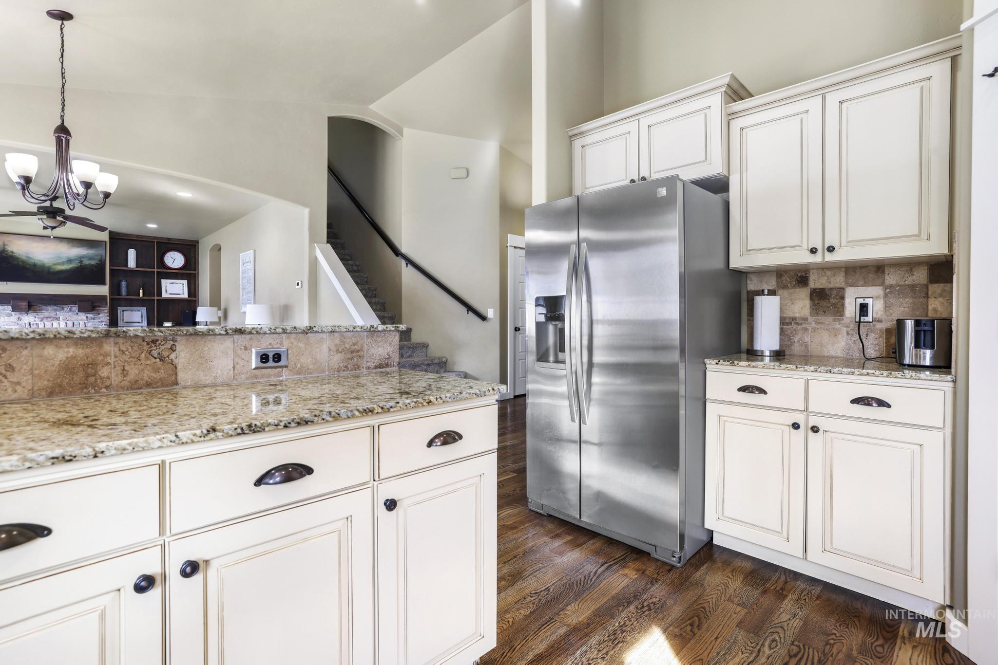 2742 Carriage Way, Twin Falls, Idaho 83301-5257, 4 Bedrooms, 2.5 Bathrooms, Residential For Sale, Price $469,000,MLS 98978493