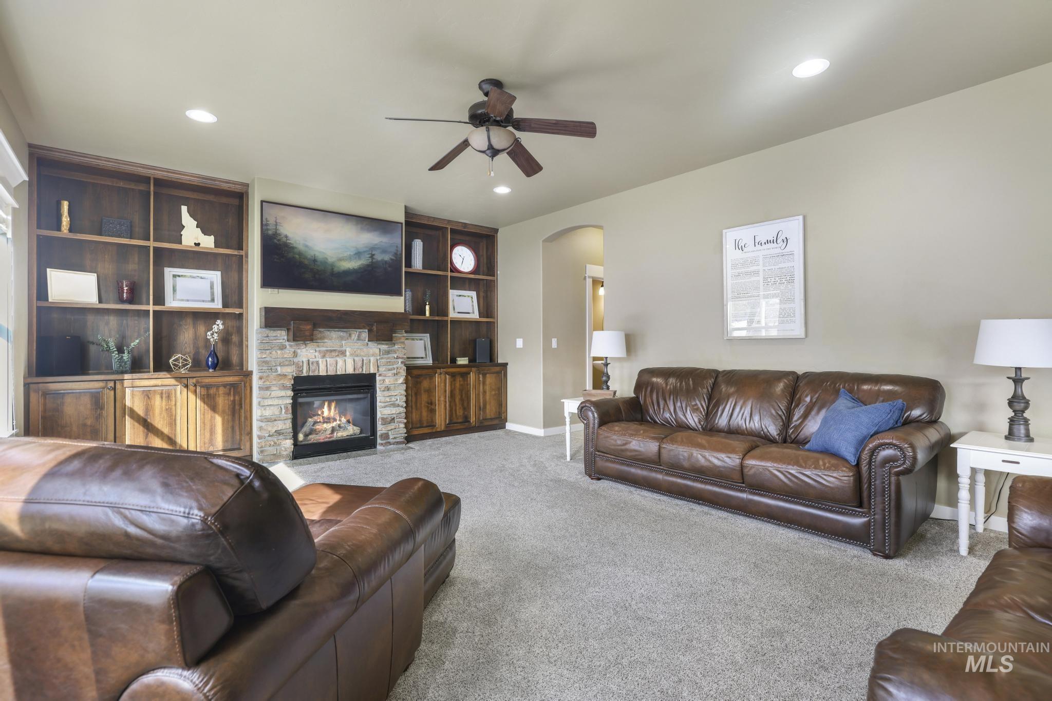 2742 Carriage Way, Twin Falls, Idaho 83301-5257, 4 Bedrooms, 2.5 Bathrooms, Residential For Sale, Price $469,000,MLS 98978493