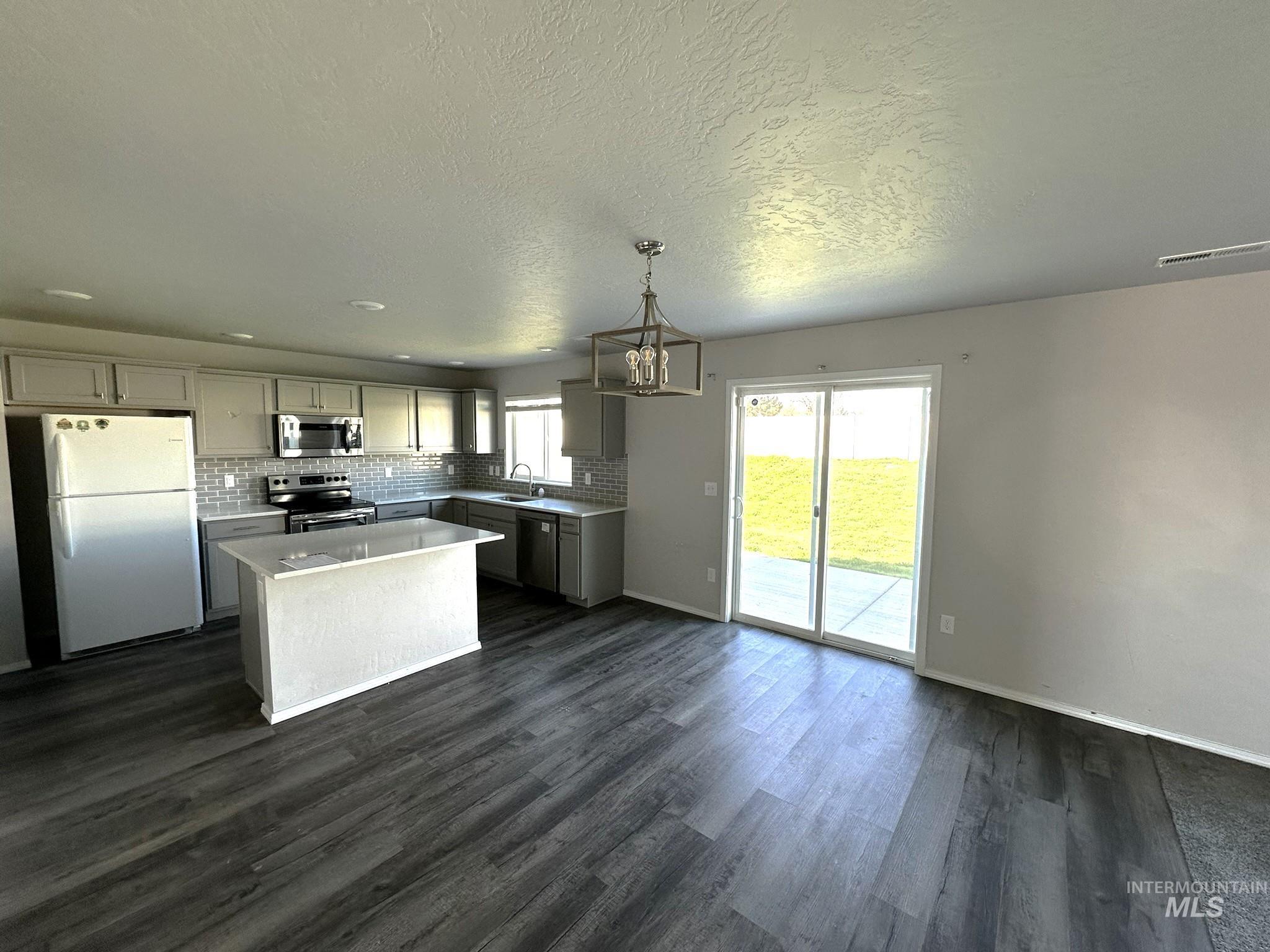 17581 N Onaway Ave, Nampa, Idaho 83687, 4 Bedrooms, 2.5 Bathrooms, Residential For Sale, Price $410,000, 98978494