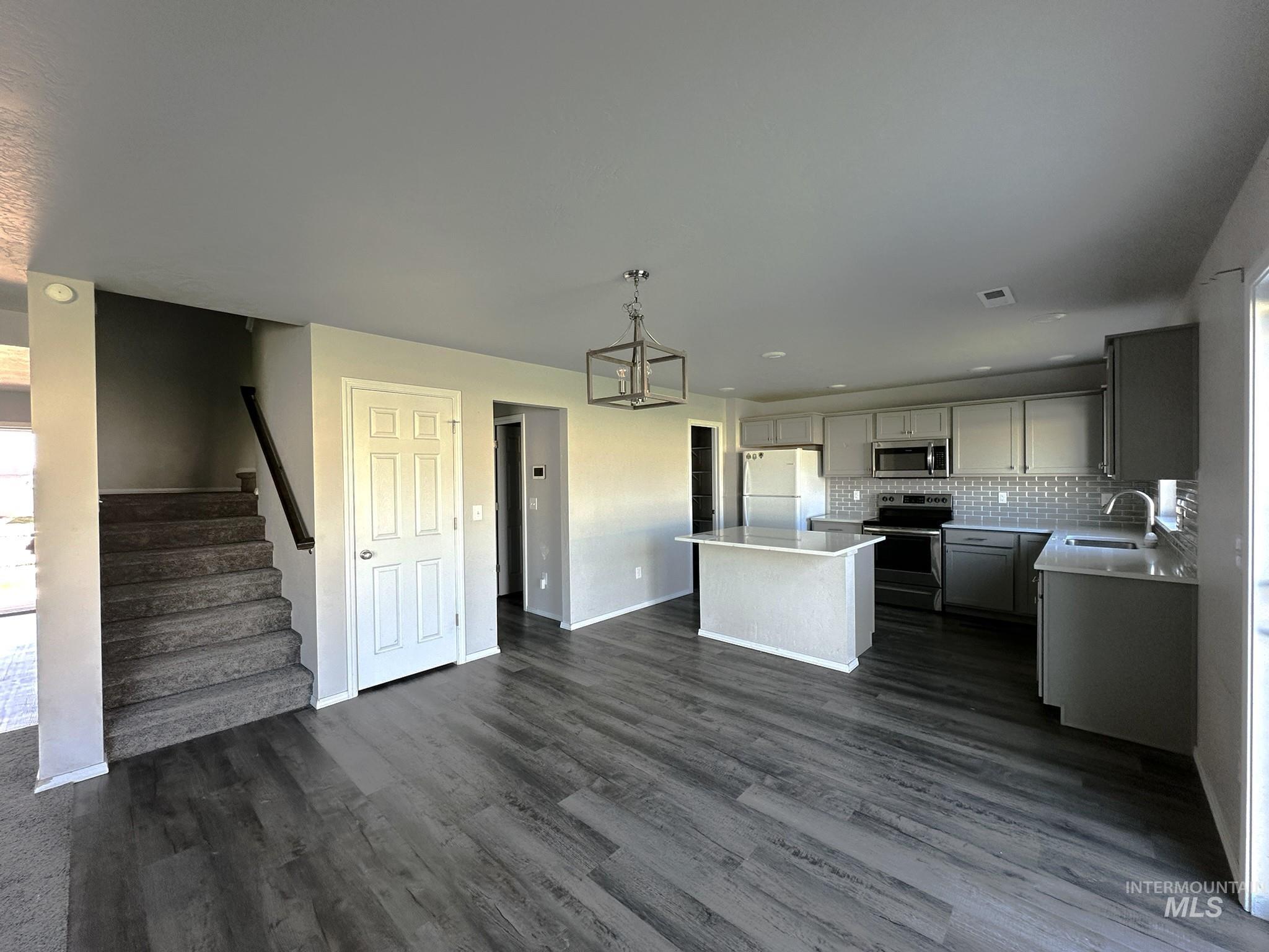 17581 N Onaway Ave, Nampa, Idaho 83687, 4 Bedrooms, 2.5 Bathrooms, Residential For Sale, Price $410,000, 98978494