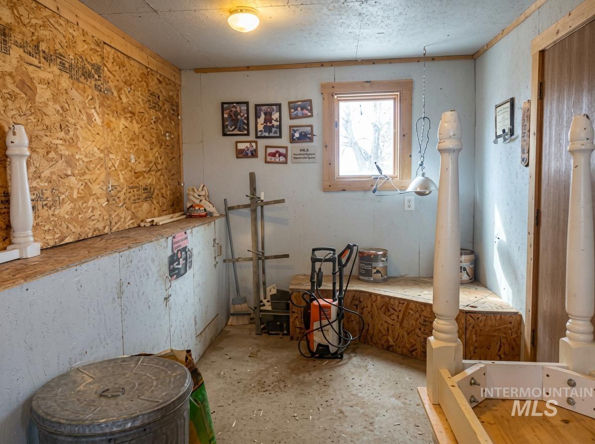 103 West 420 North, Shoshone, Idaho 83352, 3 Bedrooms, 2 Bathrooms, Residential For Sale, Price $650,000,MLS 98978497