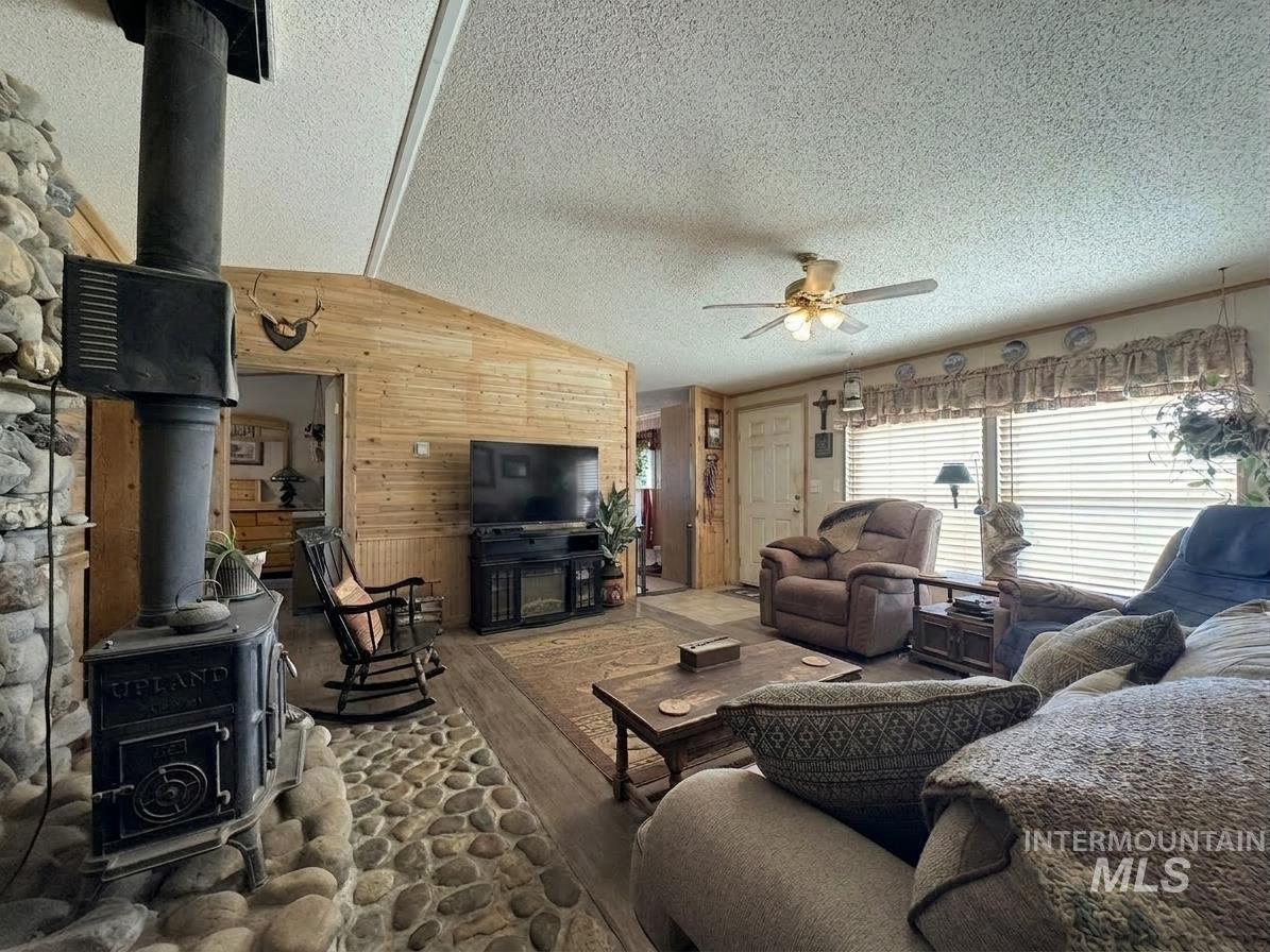 103 West 420 North, Shoshone, Idaho 83352, 3 Bedrooms, 2 Bathrooms, Residential For Sale, Price $650,000,MLS 98978497