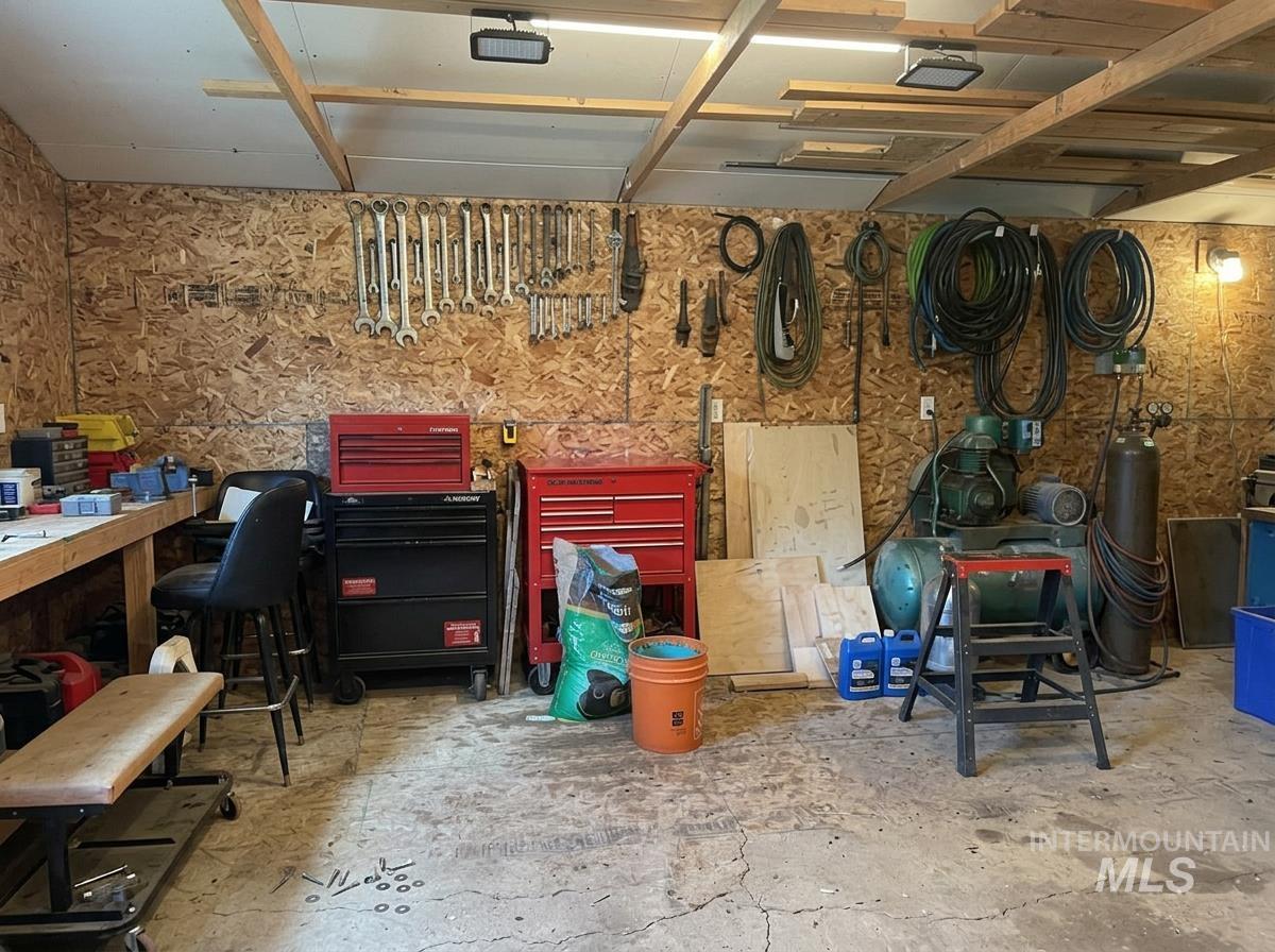 103 West 420 North, Shoshone, Idaho 83352, 3 Bedrooms, 2 Bathrooms, Farm & Ranch For Sale, Price $650,000,MLS 98978498