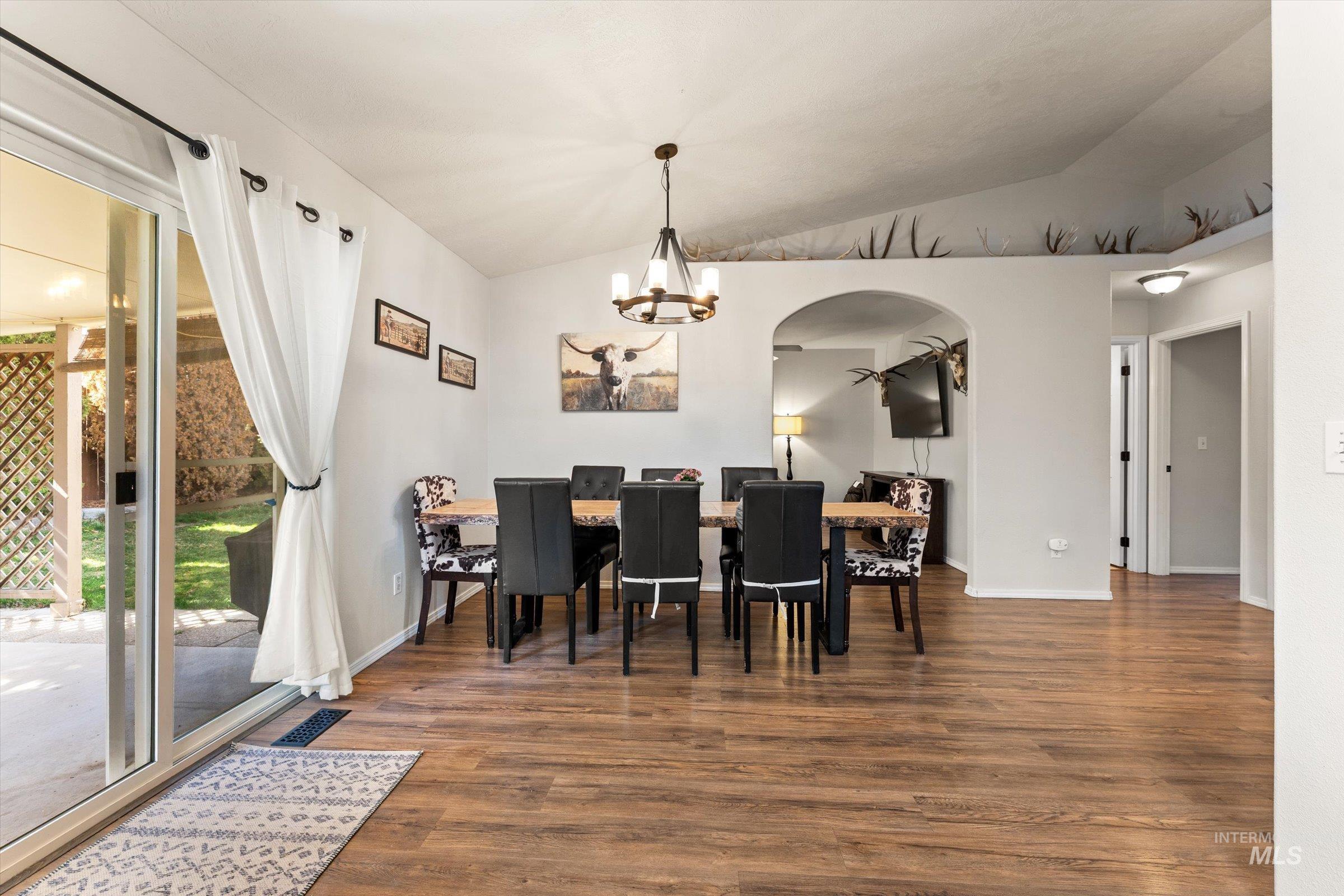 865 Gregory Ln, Mountain Home, Idaho 83647, 3 Bedrooms, 2 Bathrooms, Residential For Sale, Price $330,000,MLS 98978499