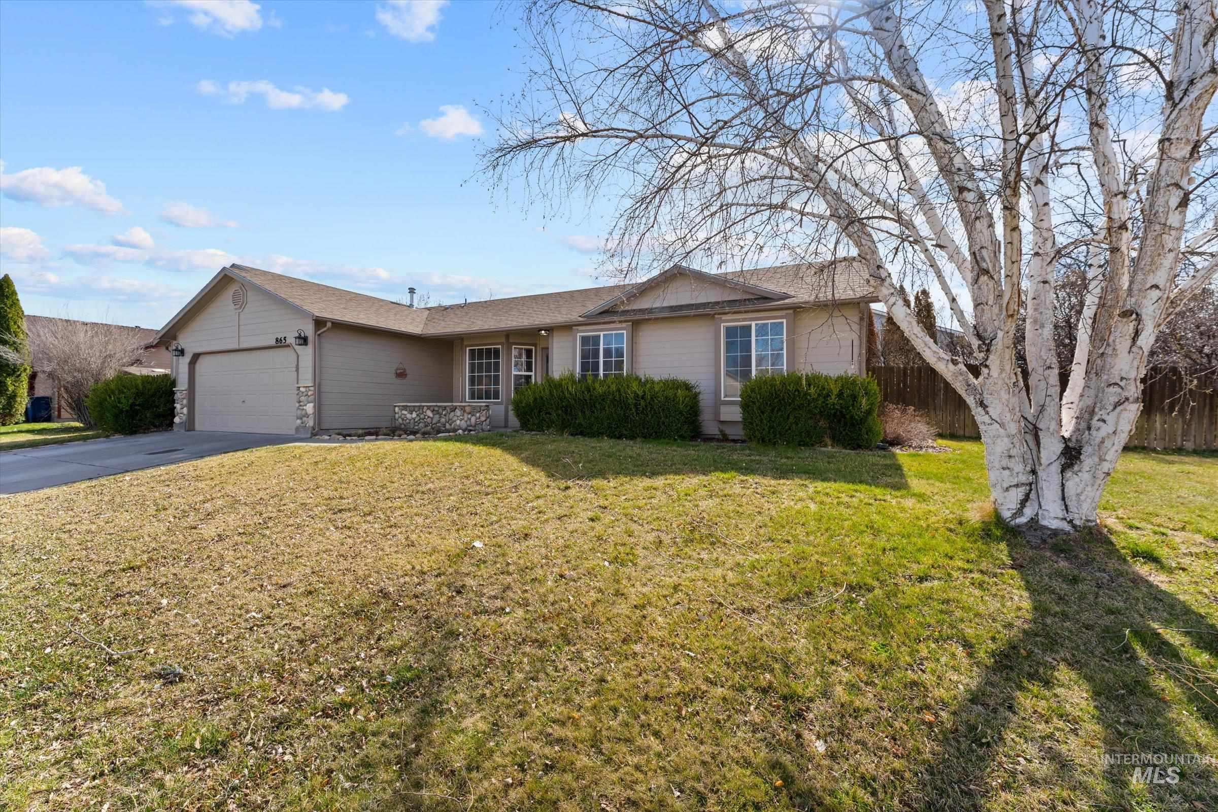 865 Gregory Ln, Mountain Home, Idaho 83647, 3 Bedrooms, 2 Bathrooms, Residential For Sale, Price $330,000,MLS 98978499