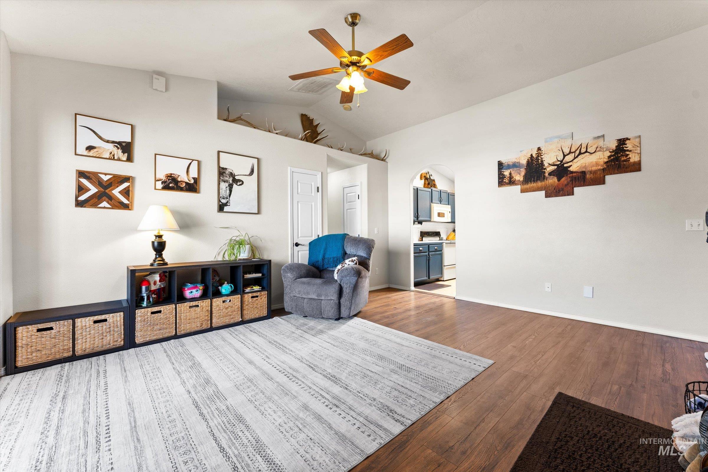 865 Gregory Ln, Mountain Home, Idaho 83647, 3 Bedrooms, 2 Bathrooms, Residential For Sale, Price $330,000,MLS 98978499