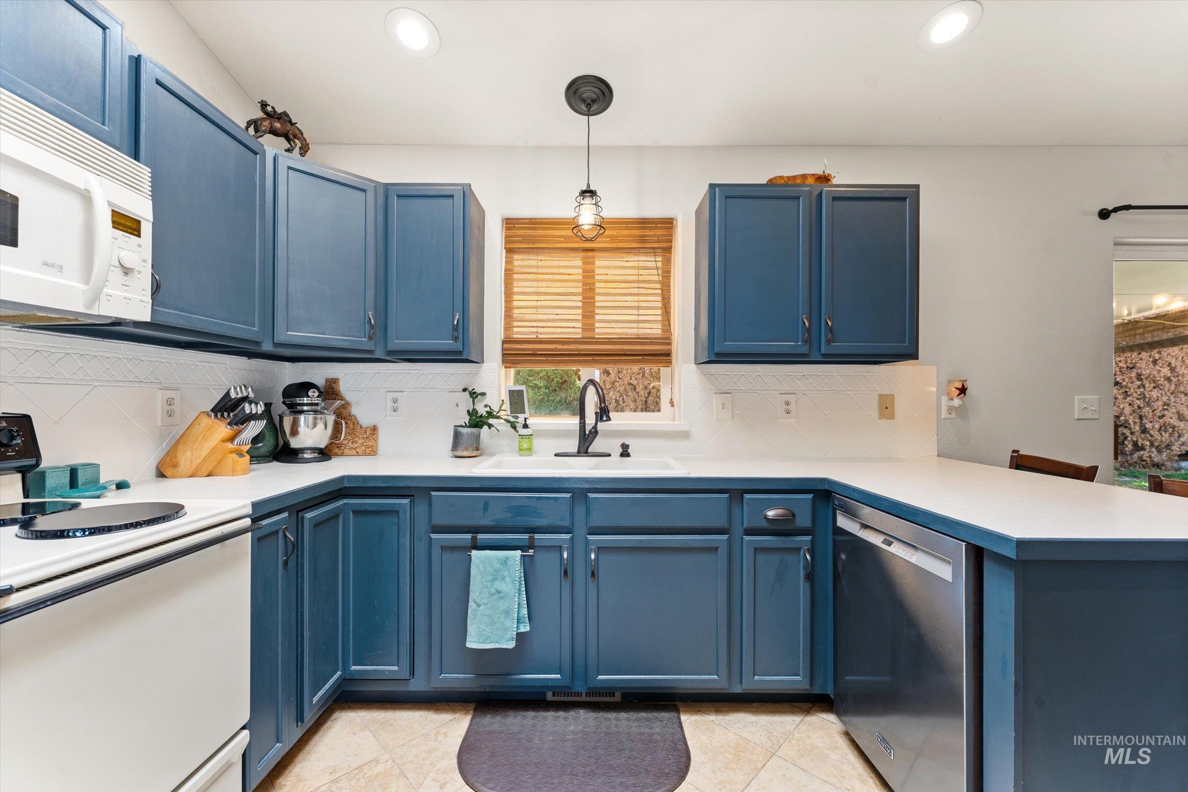 865 Gregory Ln, Mountain Home, Idaho 83647, 3 Bedrooms, 2 Bathrooms, Residential For Sale, Price $330,000,MLS 98978499