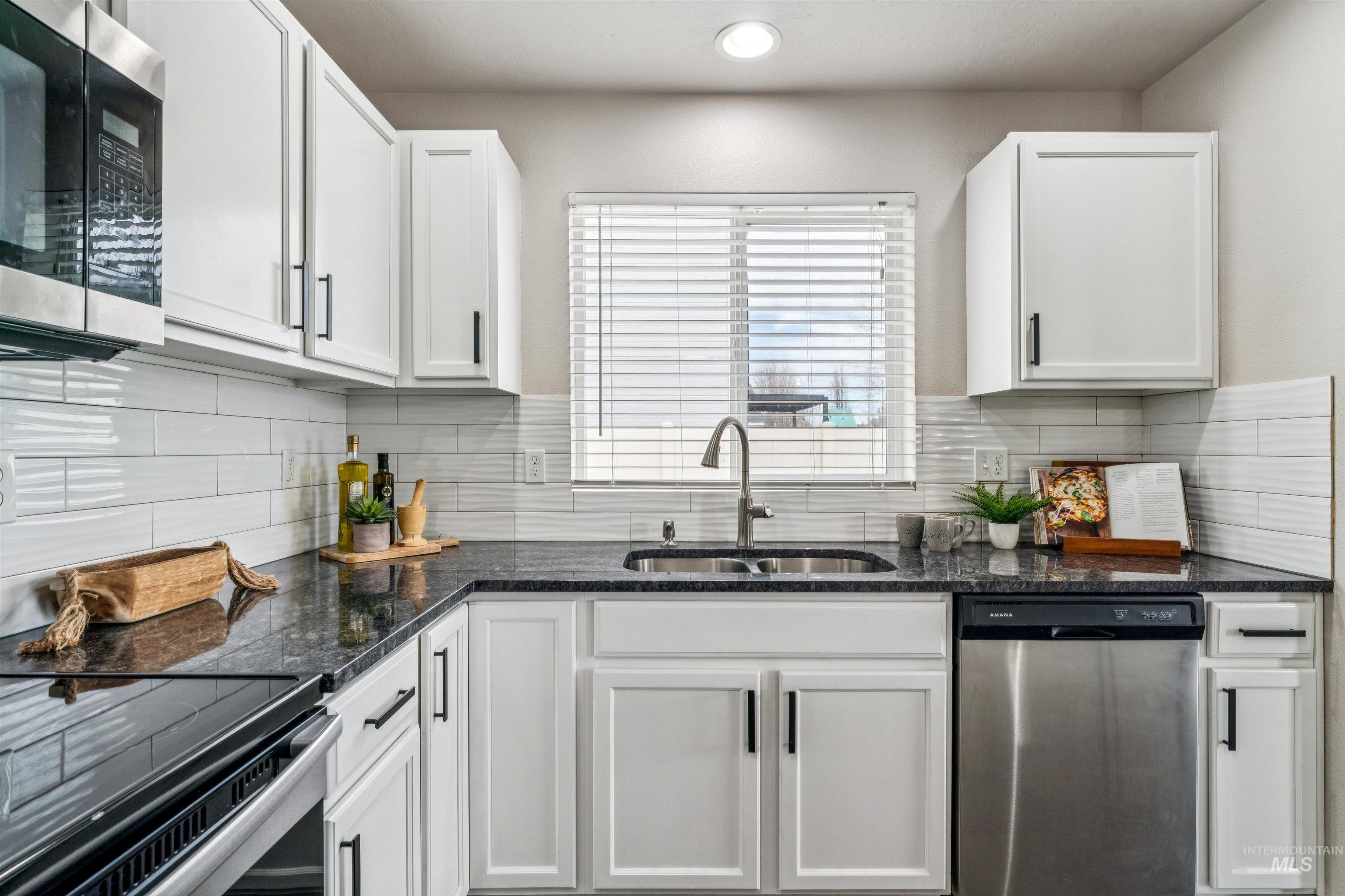 10205 W Virginia City St, Star, Idaho 83669-5619, 3 Bedrooms, 2 Bathrooms, Residential For Sale, Price $499,900,MLS 98978502