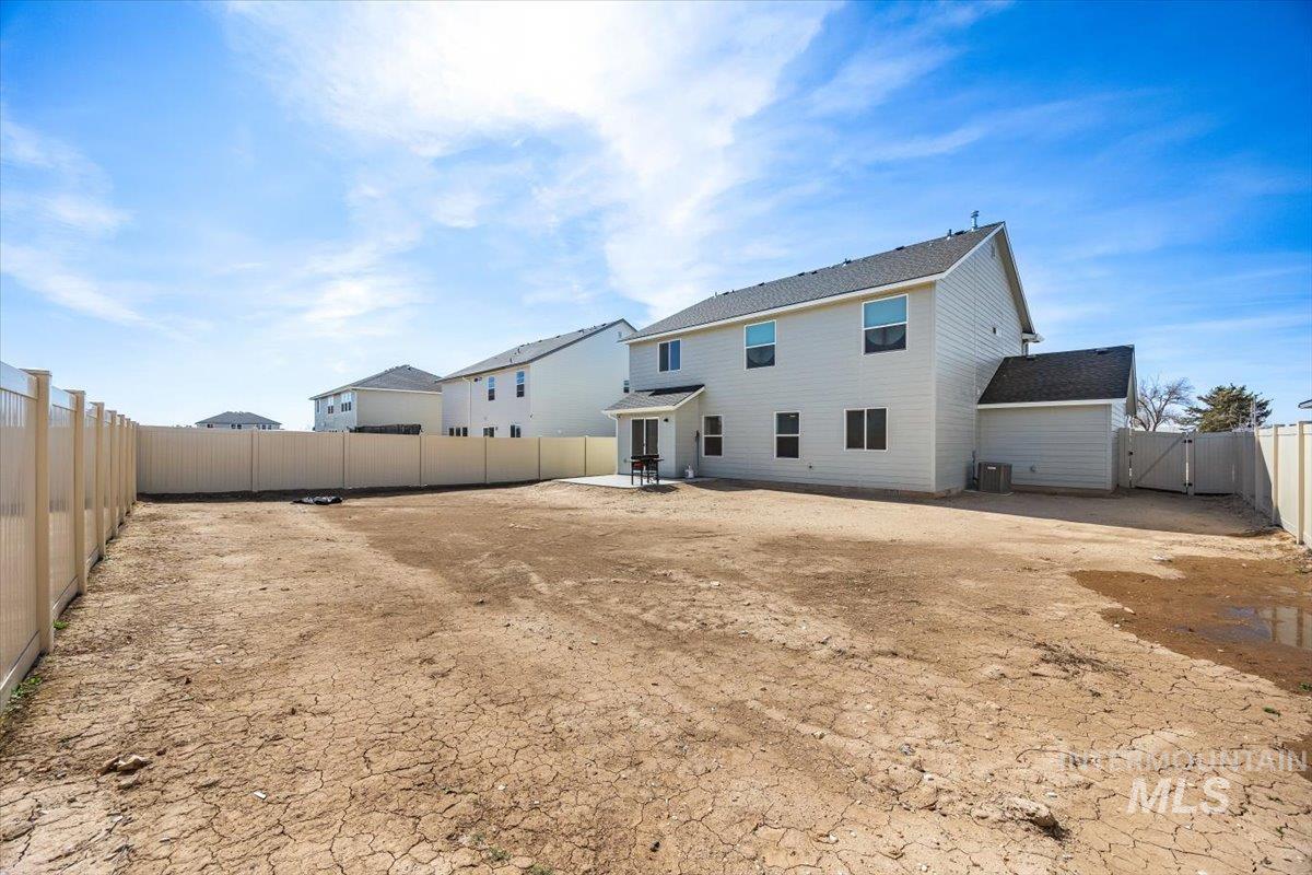 15696 Shrike Ave, Nampa, Idaho 83686, 4 Bedrooms, 2.5 Bathrooms, Residential For Sale, Price $465,000,MLS 98978506