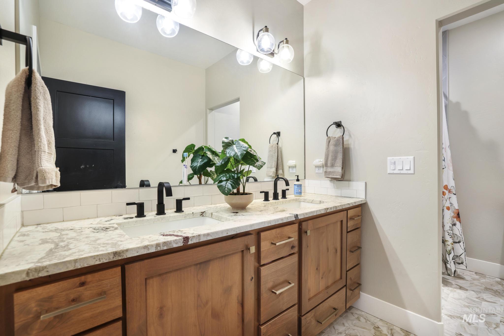 2054 Red Rock, Twin Falls, Idaho 83301, 4 Bedrooms, 3 Bathrooms, Residential For Sale, Price $699,000,MLS 98978508